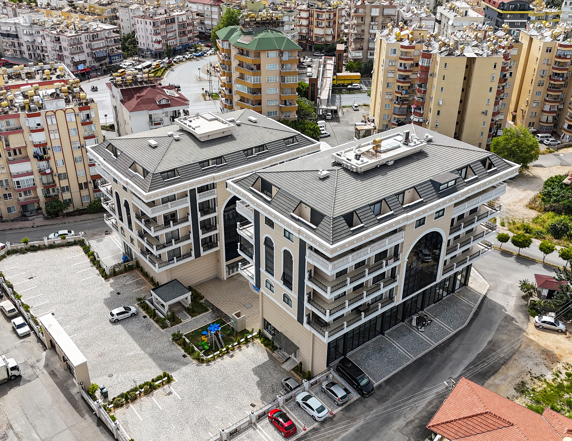 Luxuriöse 3+1 Wohnung mit Bergblick im Zentrum von Alanya