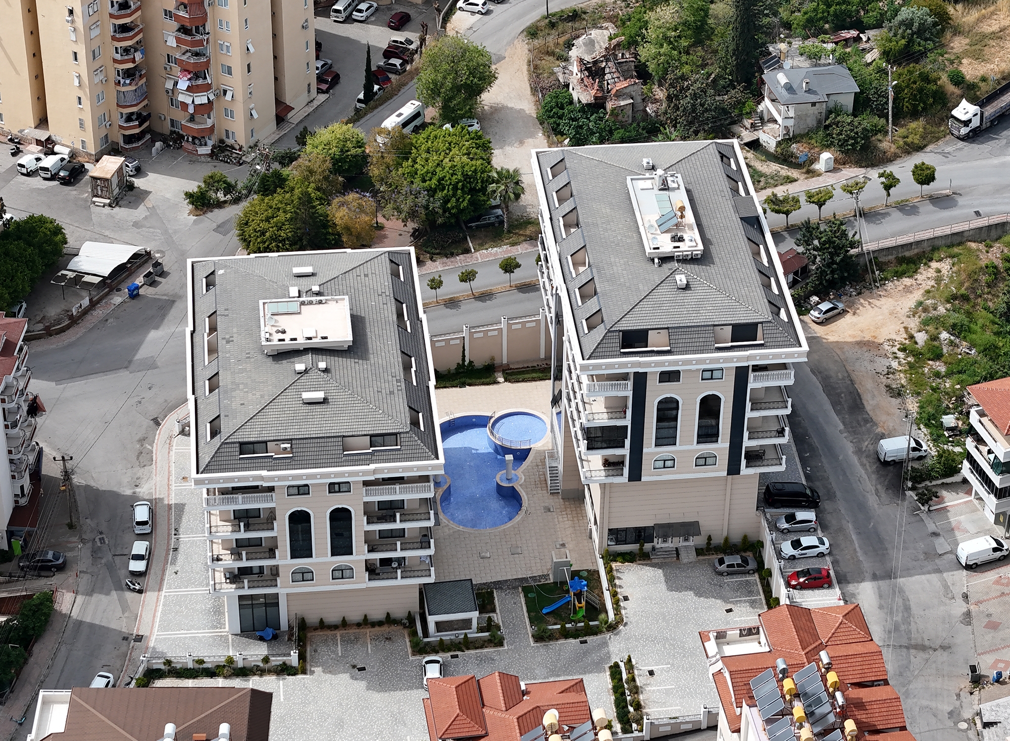Luxuriöse 3+1 Wohnung mit Bergblick im Zentrum von Alanya