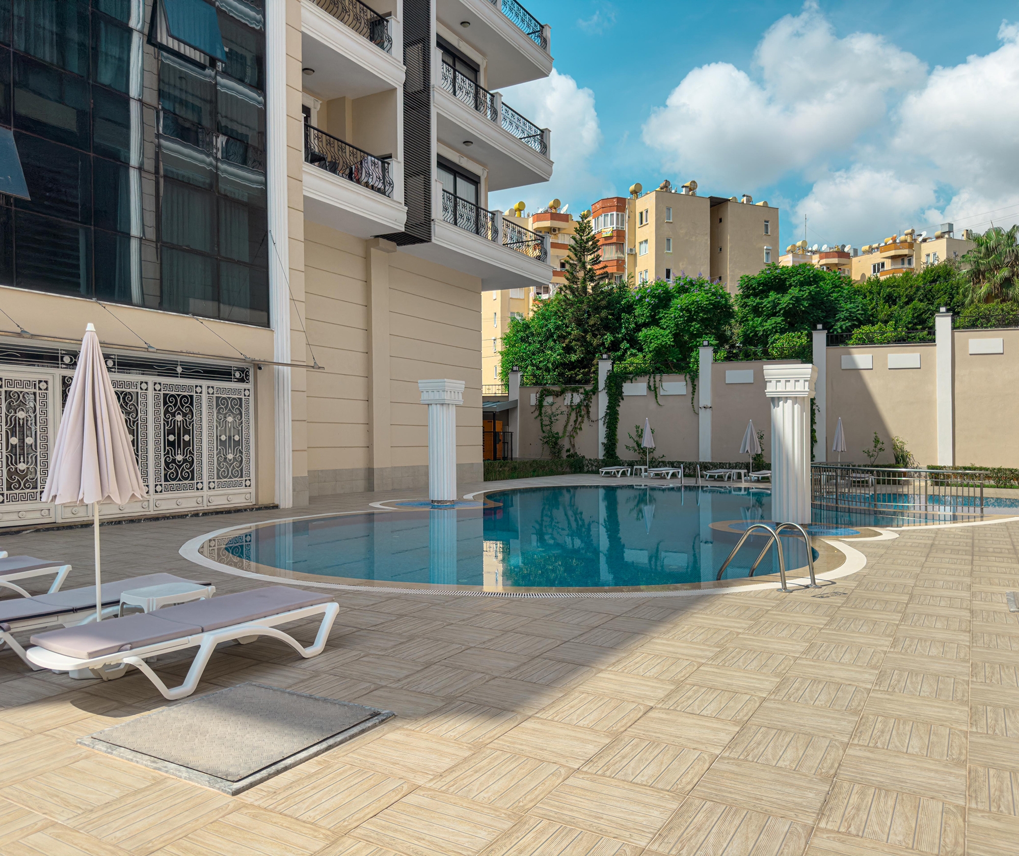 Luxuriöse 3+1 Wohnung mit Bergblick im Zentrum von Alanya