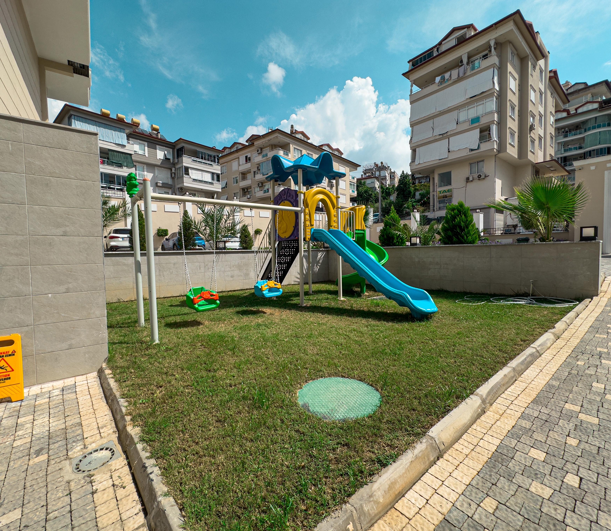 Luxuriöse 3+1 Wohnung mit Bergblick im Zentrum von Alanya