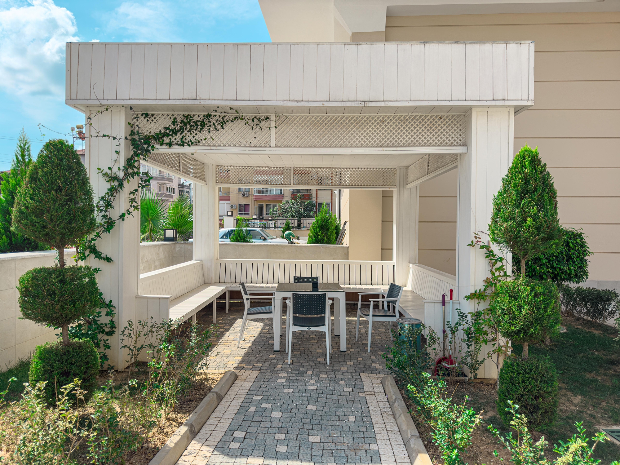 Luxuriöse 3+1 Wohnung mit Bergblick im Zentrum von Alanya