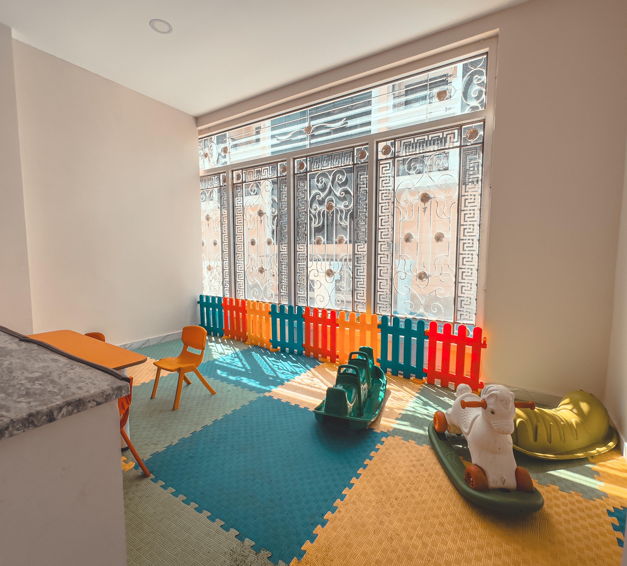 Luxuriöse 3+1 Wohnung mit Bergblick im Zentrum von Alanya