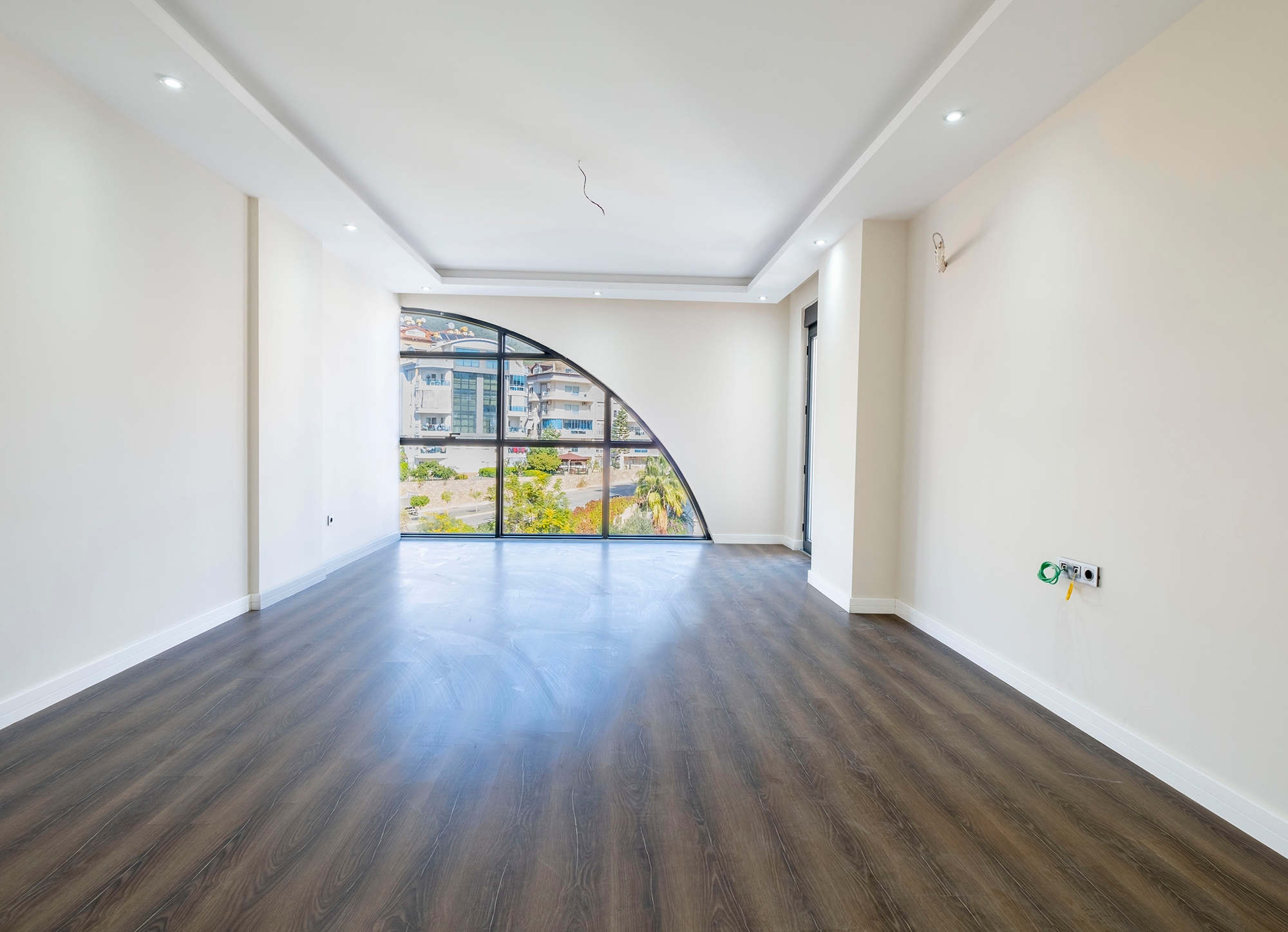 Luxuriöse 3+1 Wohnung mit Bergblick im Zentrum von Alanya