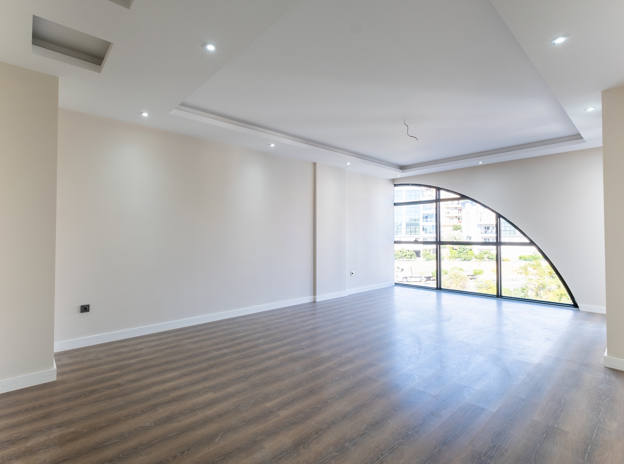 Luxuriöse 3+1 Wohnung mit Bergblick im Zentrum von Alanya