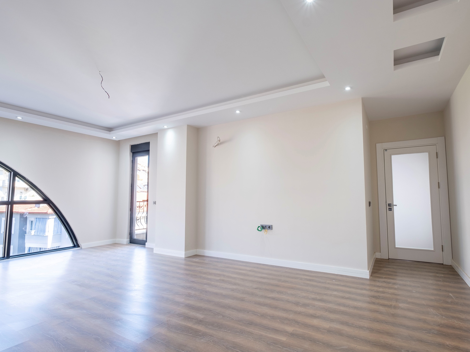 Luxuriöse 3+1 Wohnung mit Bergblick im Zentrum von Alanya