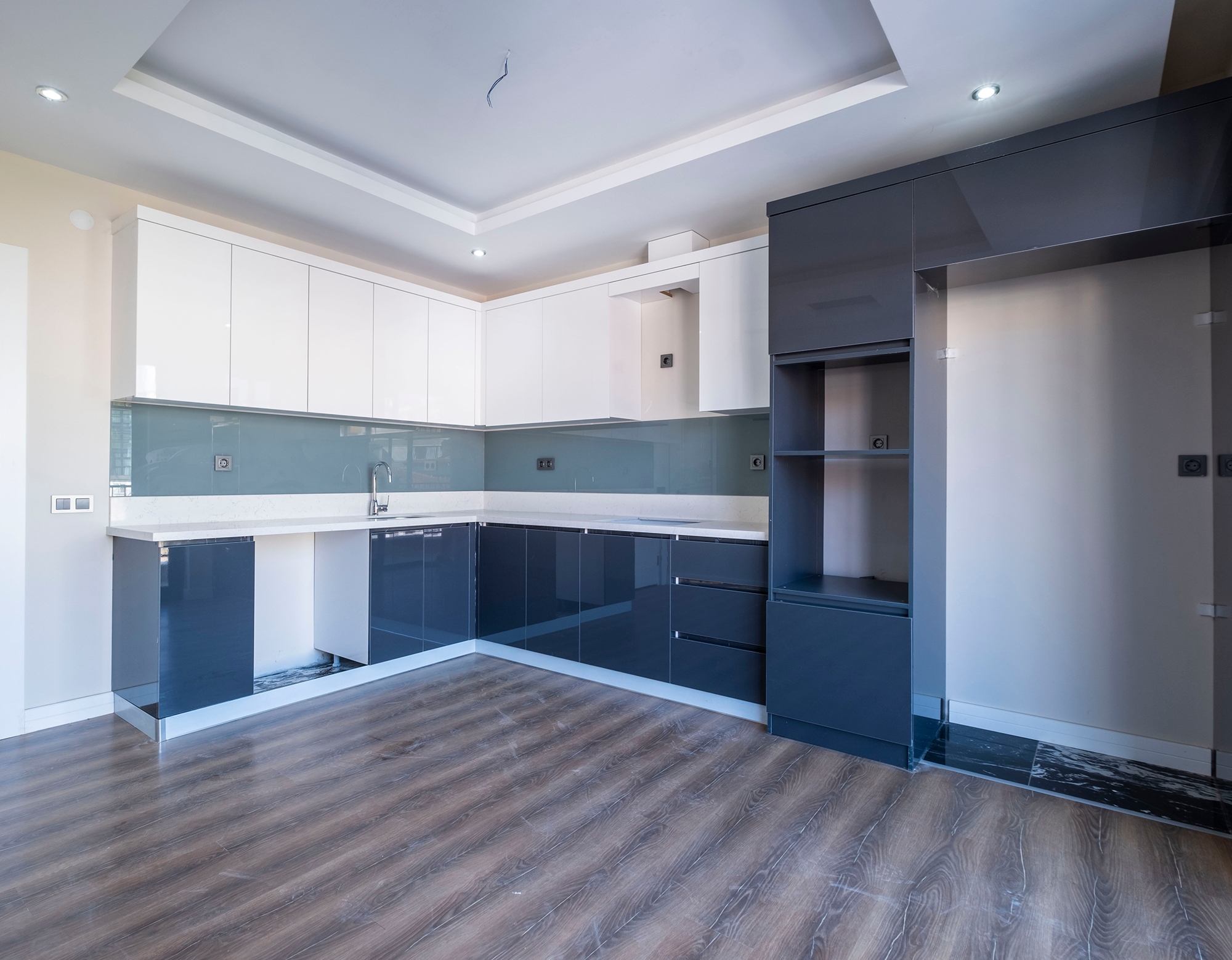 Luxuriöse 3+1 Wohnung mit Bergblick im Zentrum von Alanya