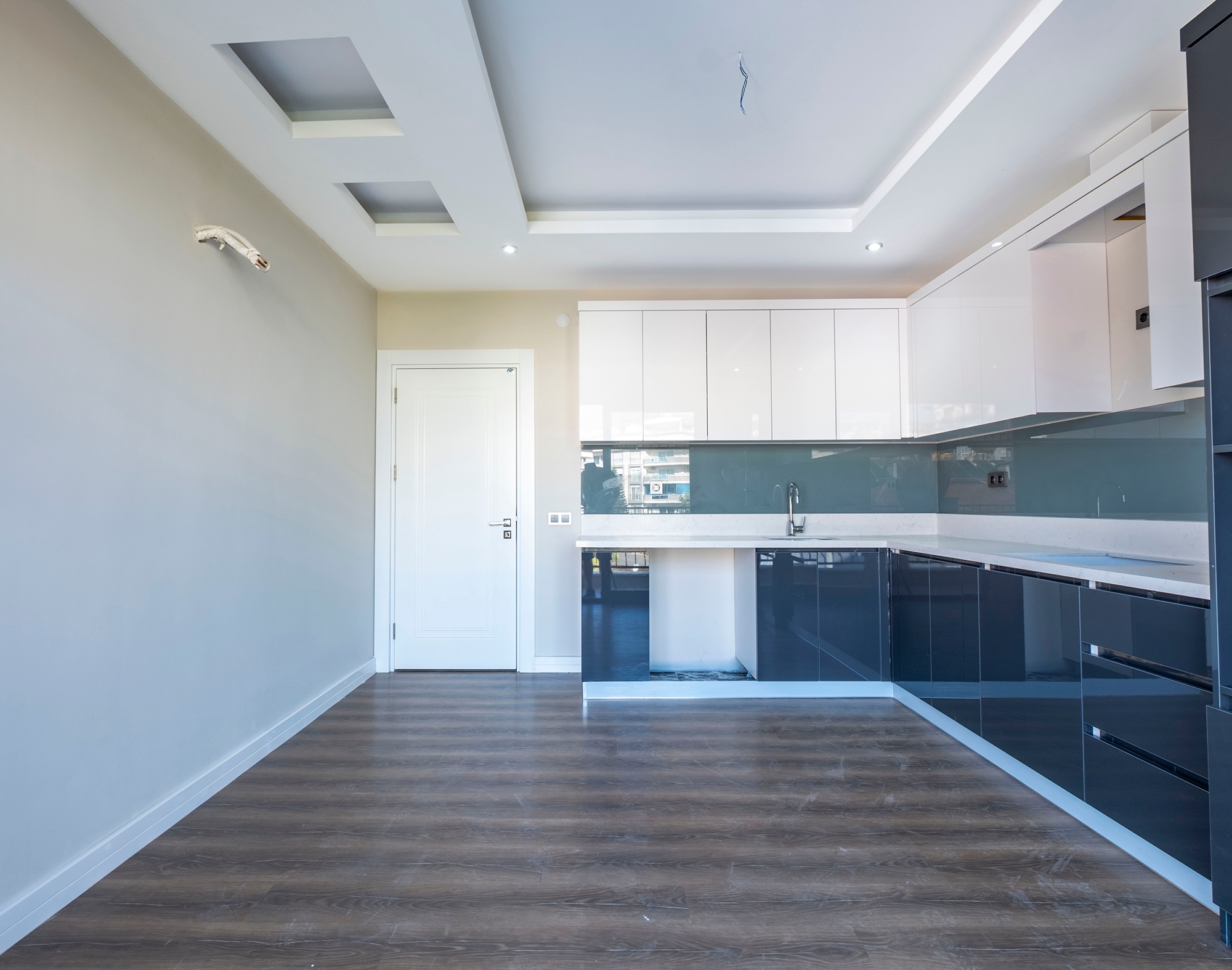 Luxuriöse 3+1 Wohnung mit Bergblick im Zentrum von Alanya