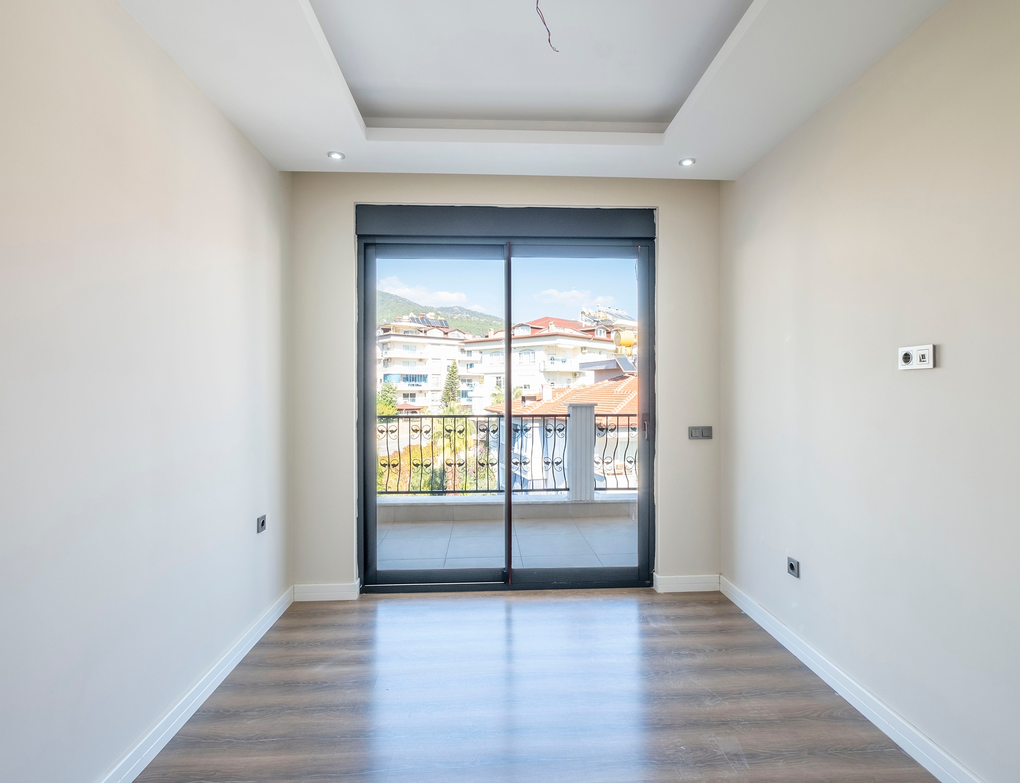 Luxuriöse 3+1 Wohnung mit Bergblick im Zentrum von Alanya