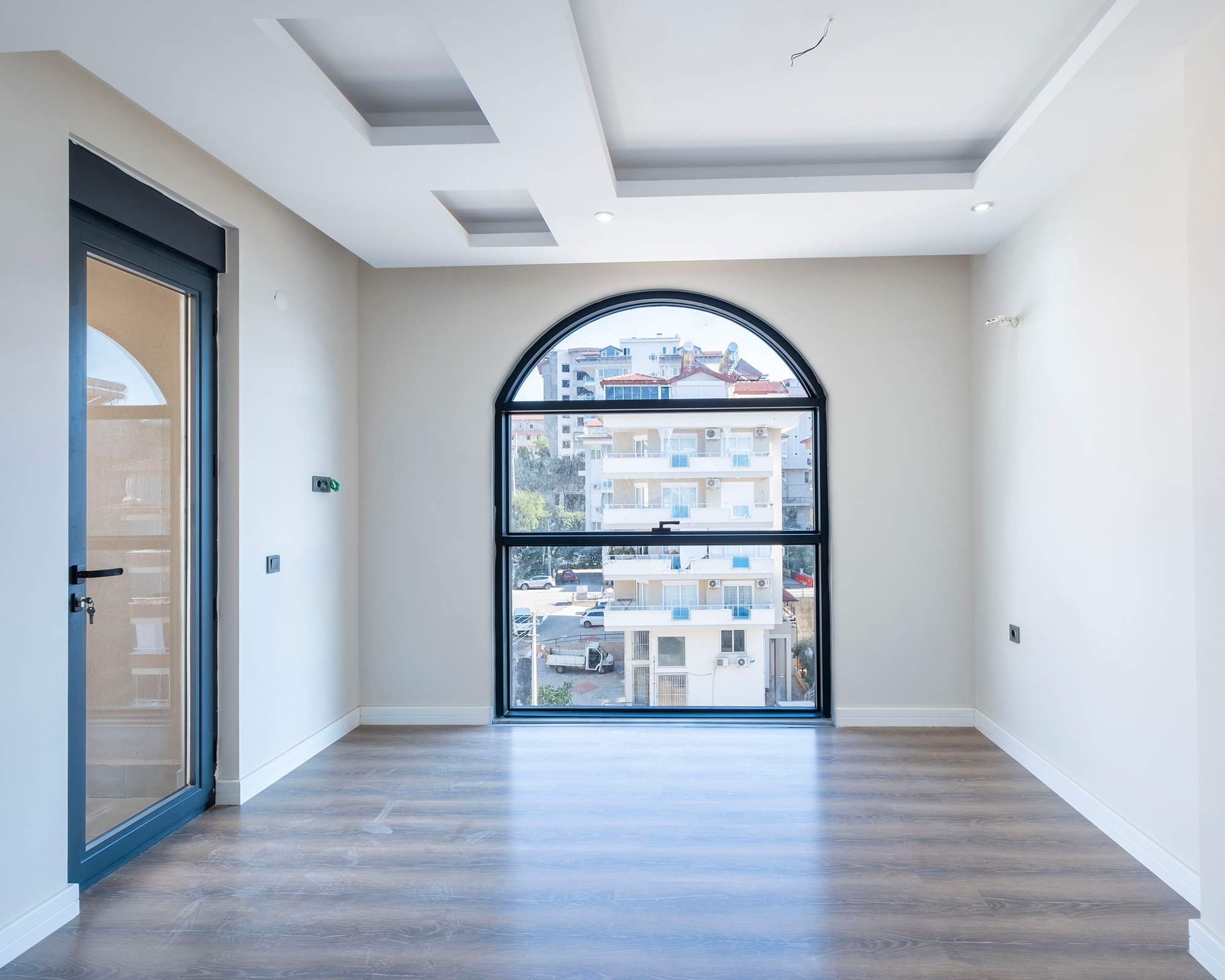 Luxuriöse 3+1 Wohnung mit Bergblick im Zentrum von Alanya