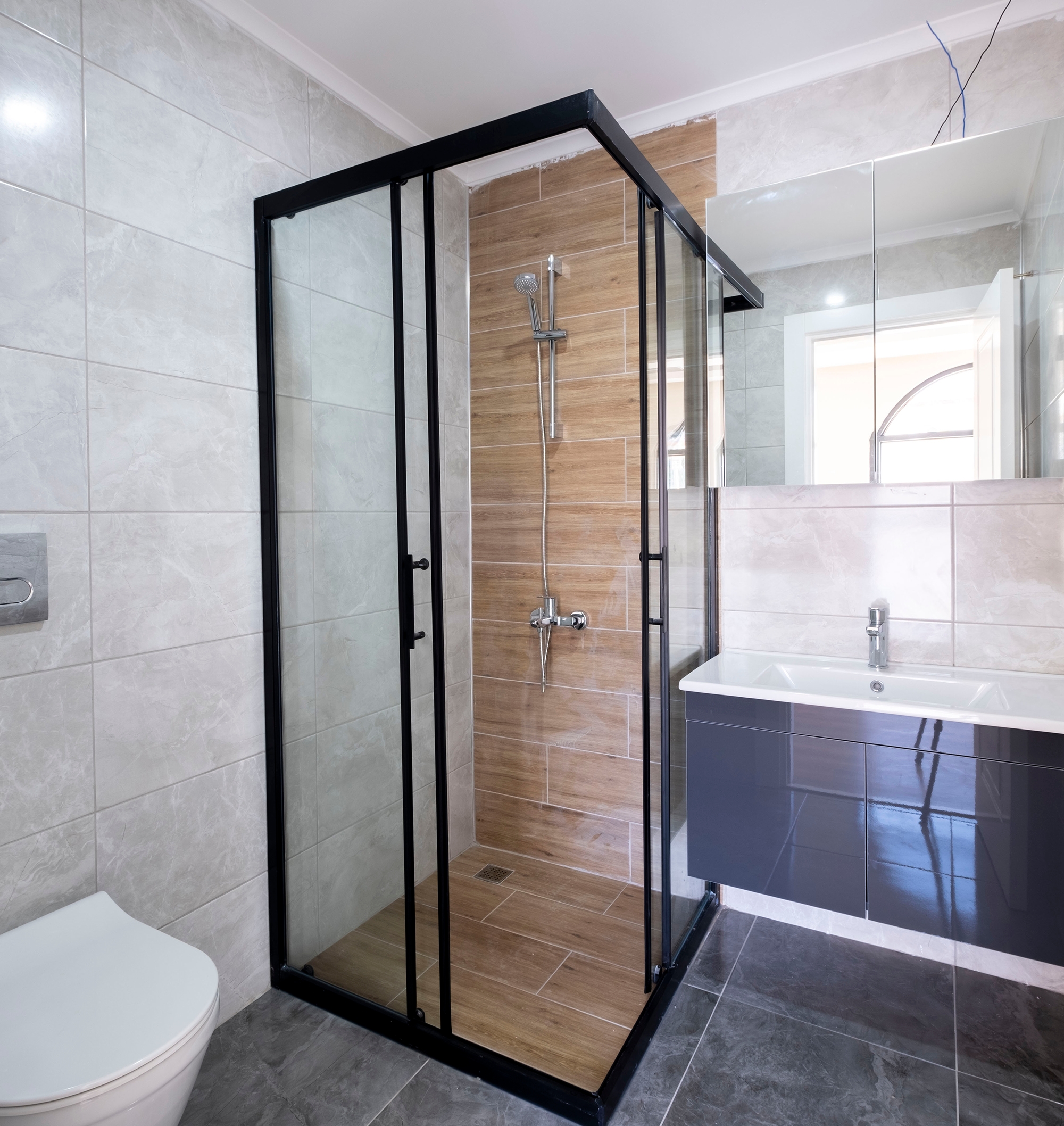 Luxuriöse 3+1 Wohnung mit Bergblick im Zentrum von Alanya