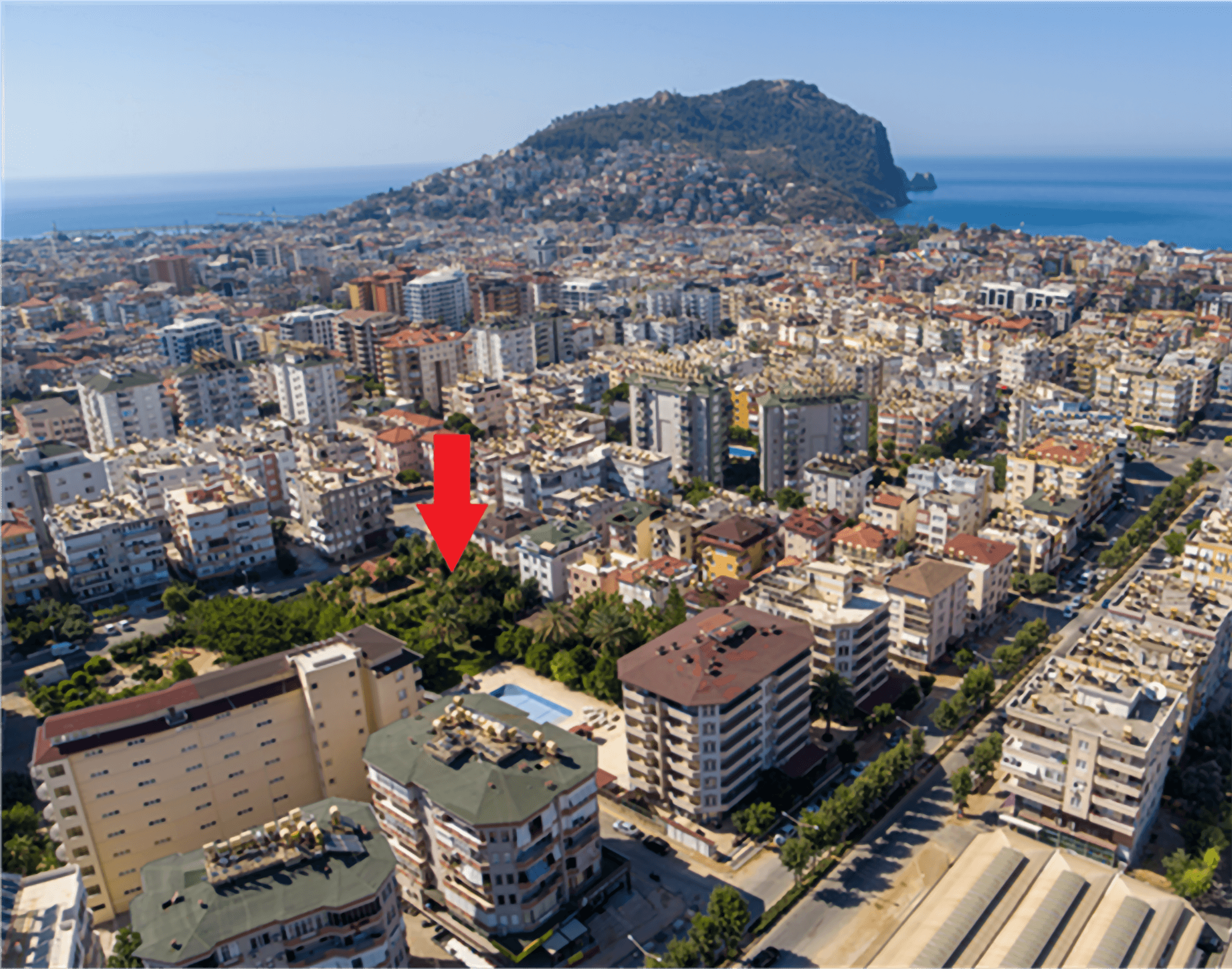 Luxury 1+1 Apartment with Sea and Mountain Views, Alanya Center