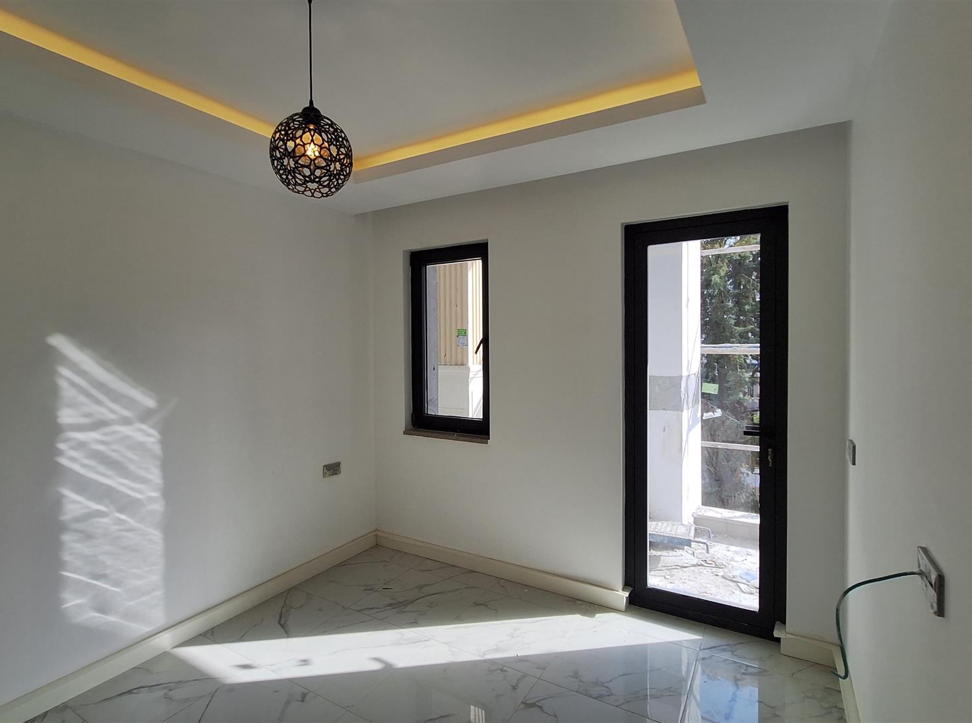Luxury 1+1 Apartment with Sea and Mountain Views, Alanya Center