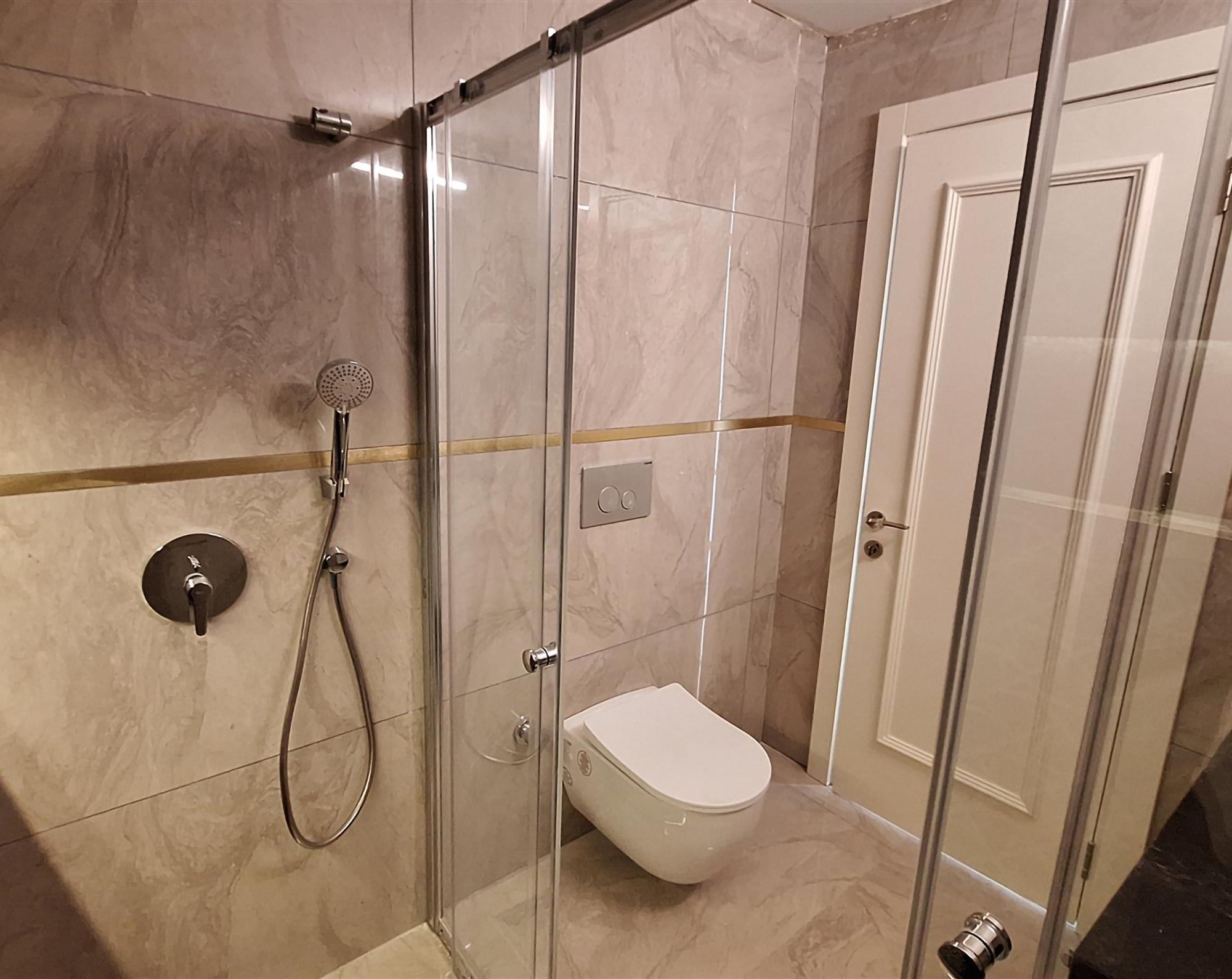Luxury 1+1 Apartment with Sea and Mountain Views, Alanya Center