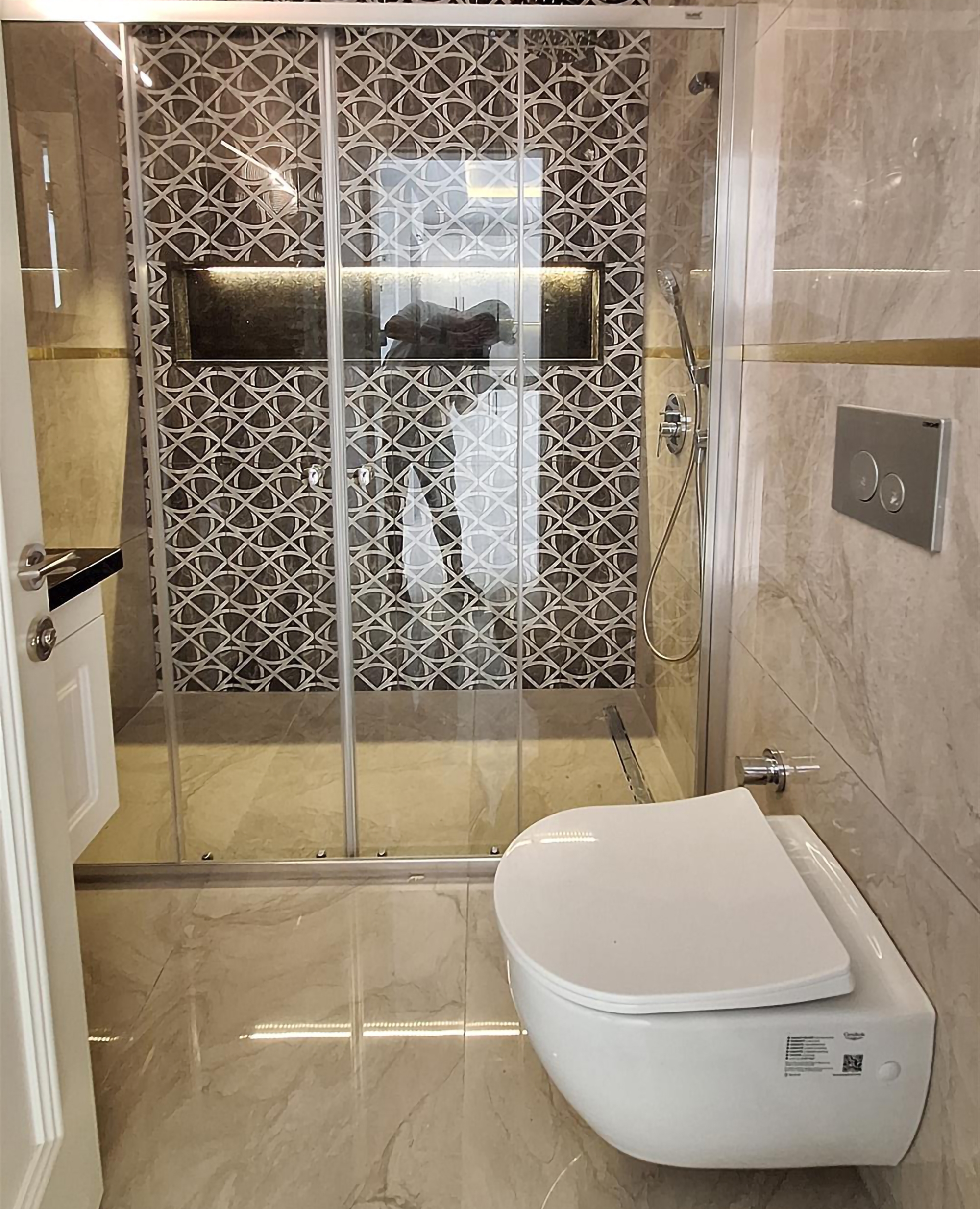 Luxury 1+1 Apartment with Sea and Mountain Views, Alanya Center