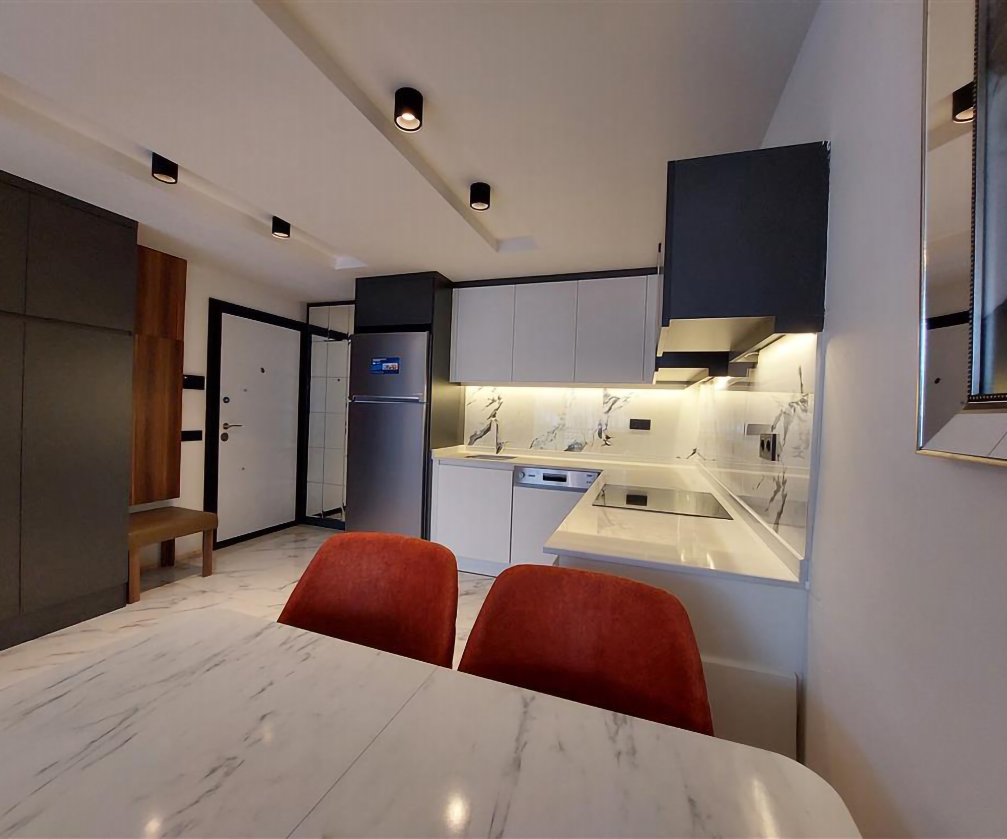 Modernes 1+1 Apartment mit Bergblick, Alanya Zentrum