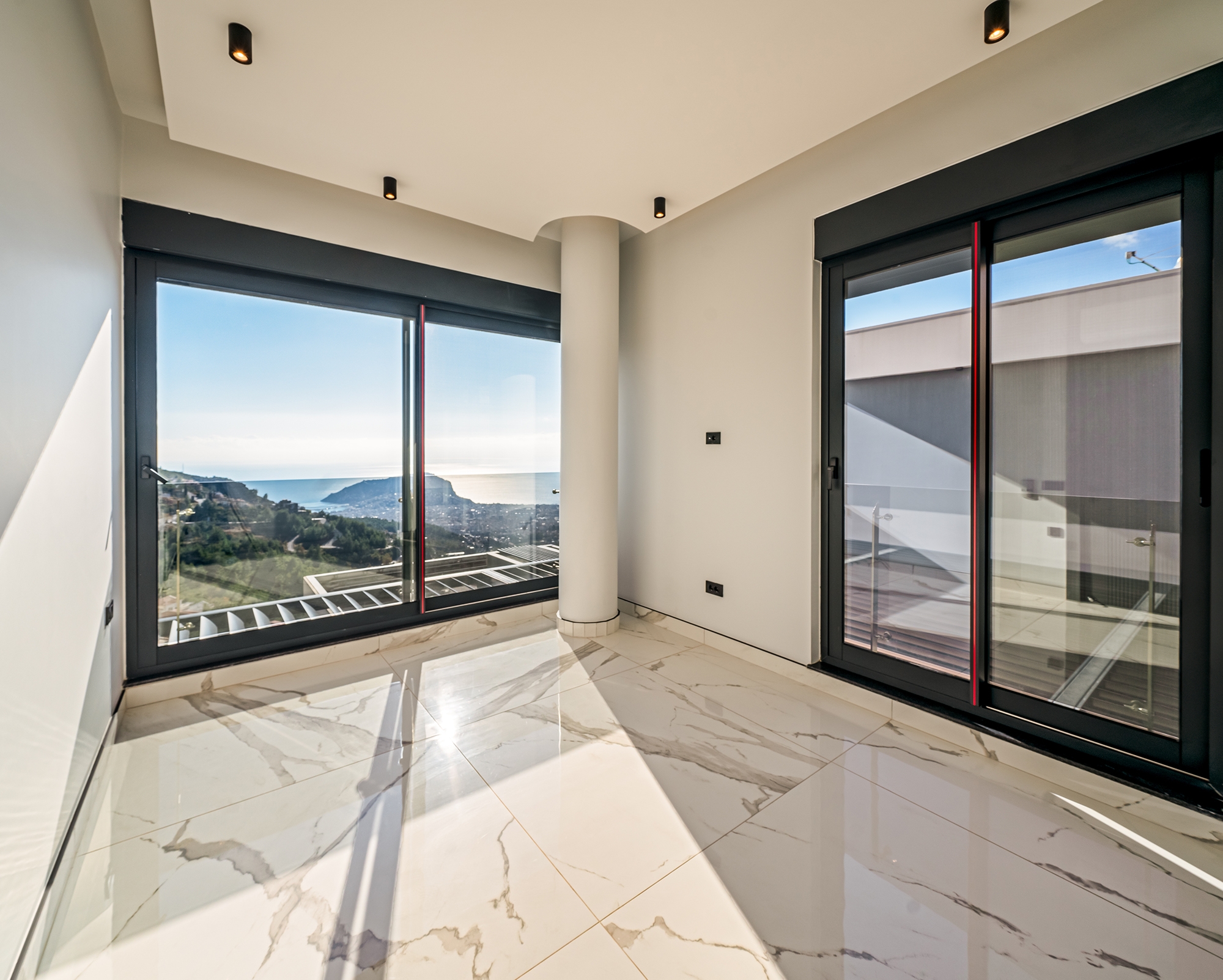 Luxus 5+1 Villa mit atemberaubendem Blick in Alanya, Bektaş