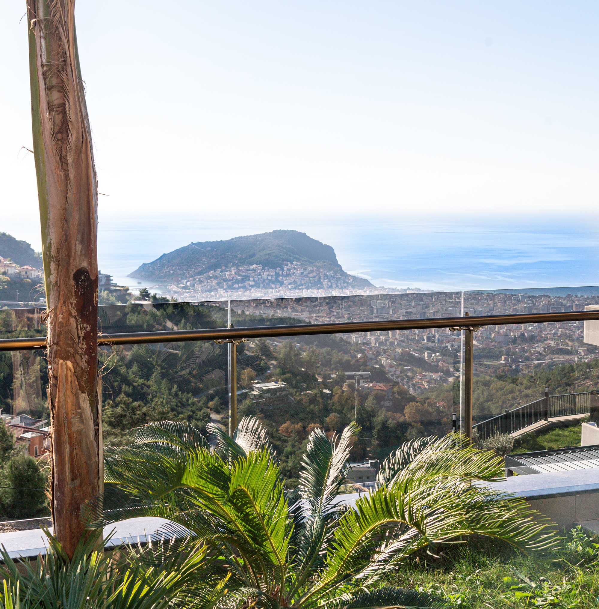 Luxus 5+1 Villa mit atemberaubendem Blick in Alanya, Bektaş