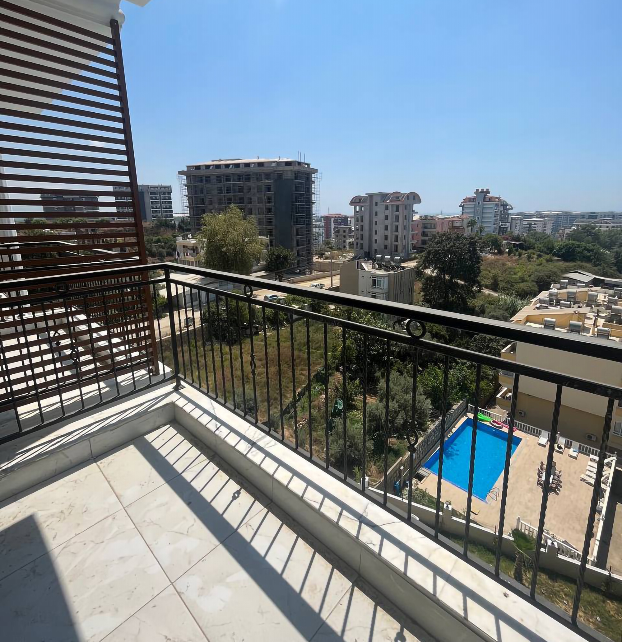 Ylellinen 1+1 huoneisto meri- ja vuorinäkymillä, Alanya - Avsallar