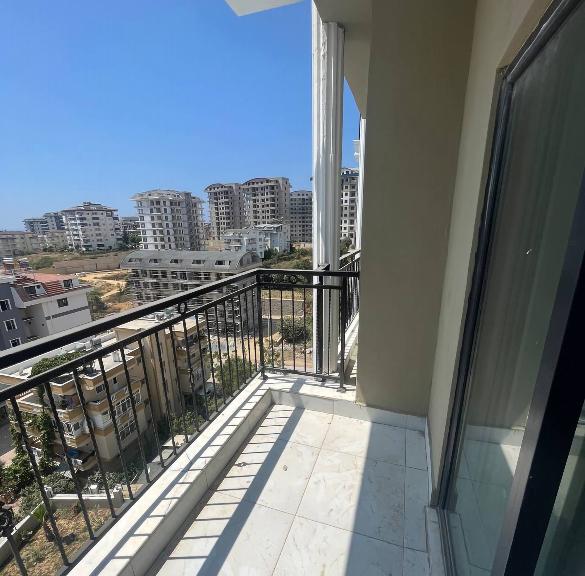 Ylellinen 1+1 huoneisto meri- ja vuorinäkymillä, Alanya - Avsallar