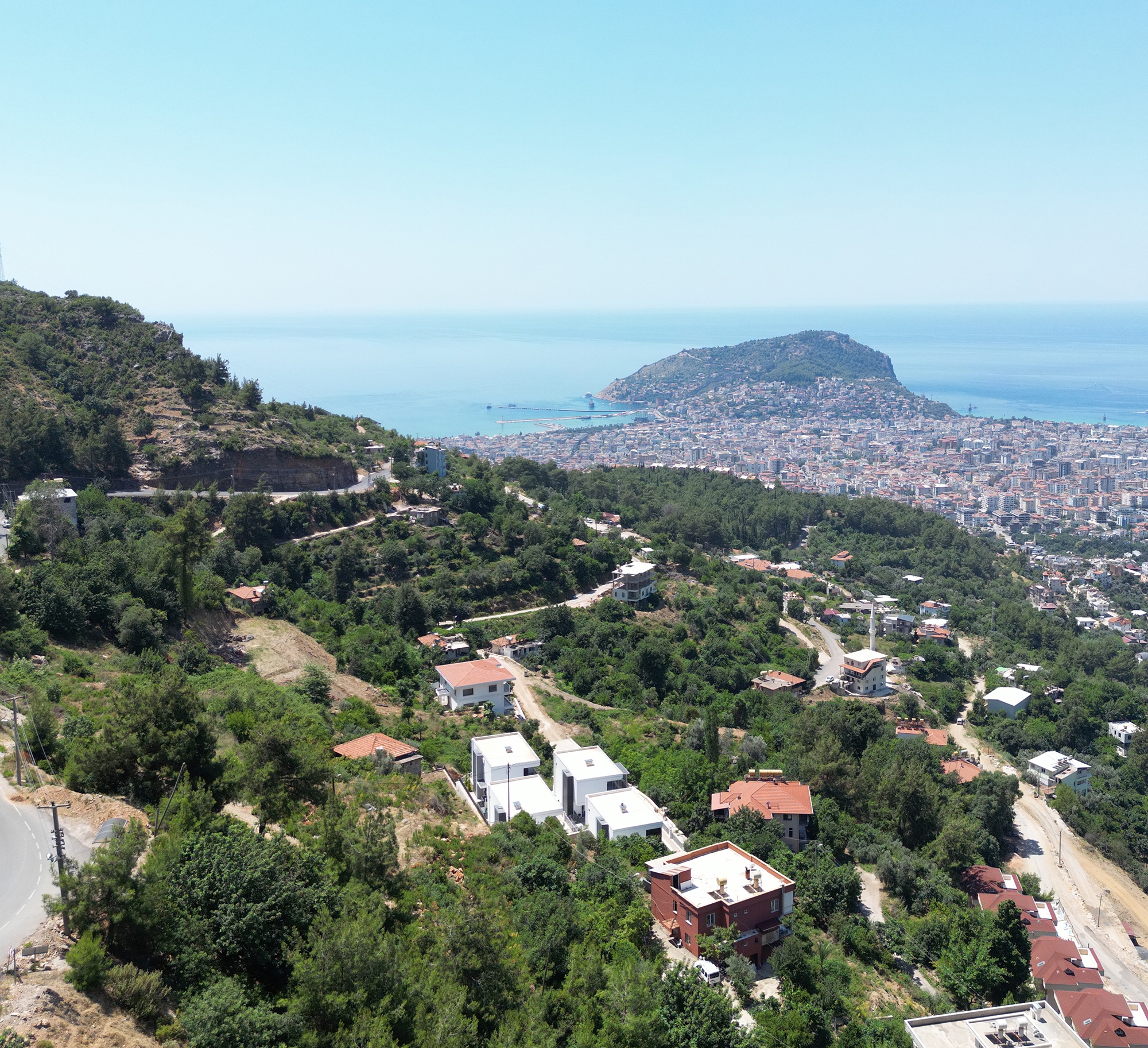 Luksus 3+1 Villa med Spektakulær Udsigt i Alanya, Bektas