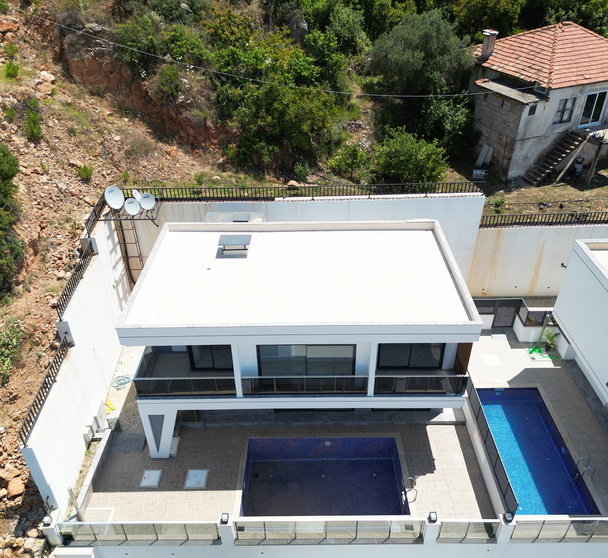 Luksus 3+1 Villa med Spektakulær Udsigt i Alanya, Bektas