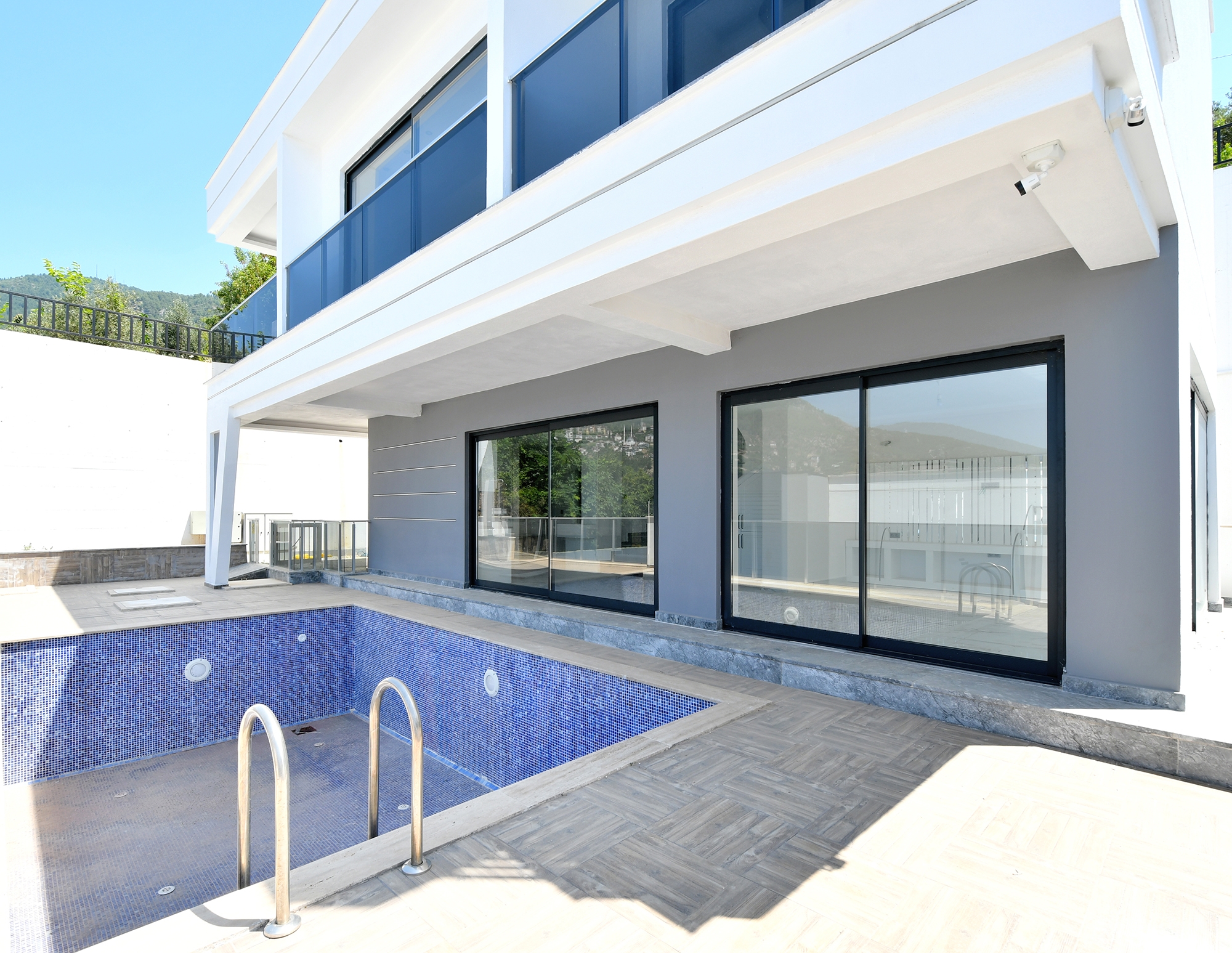 Luksus 3+1 Villa med Spektakulær Udsigt i Alanya, Bektas