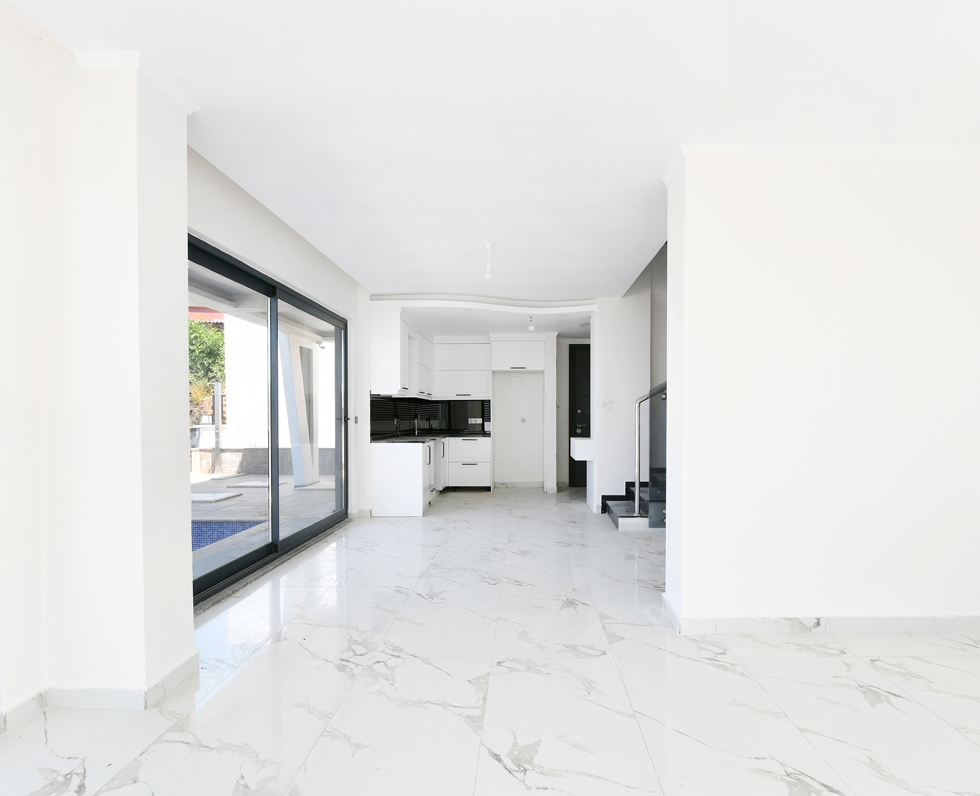 Luksus 3+1 Villa med Spektakulær Udsigt i Alanya, Bektas