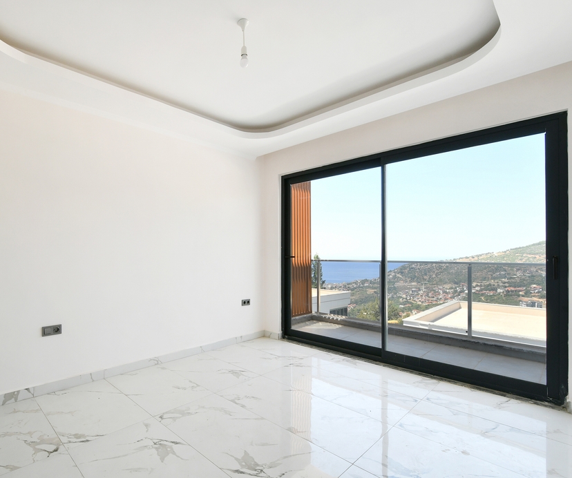 Luksus 3+1 Villa med Spektakulær Udsigt i Alanya, Bektas