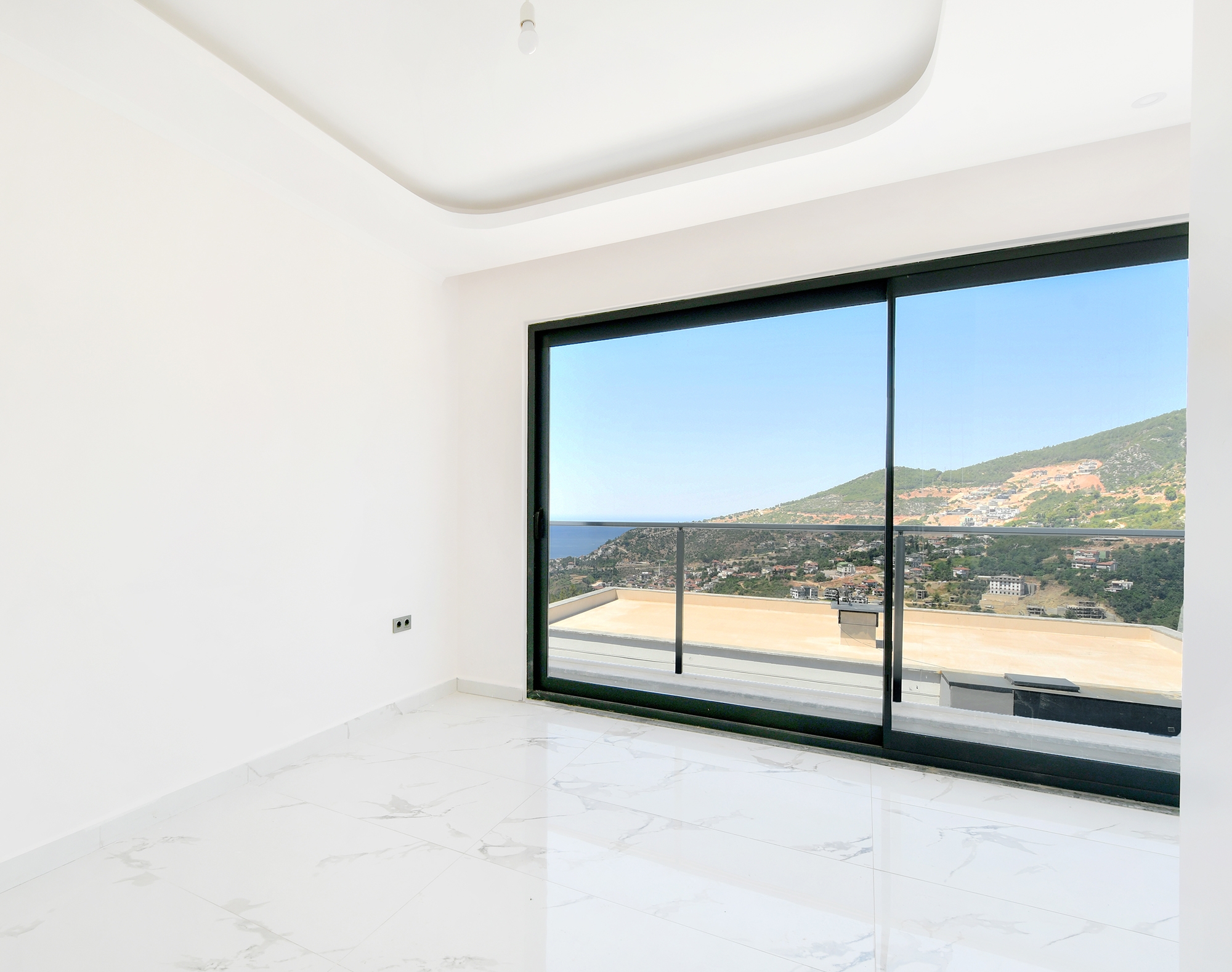 Luksus 3+1 Villa med Spektakulær Udsigt i Alanya, Bektas