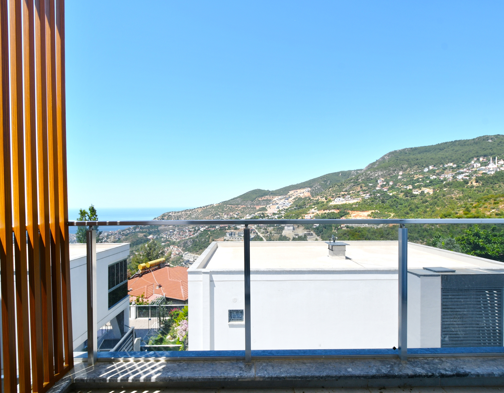 Luksus 3+1 Villa med Spektakulær Udsigt i Alanya, Bektas