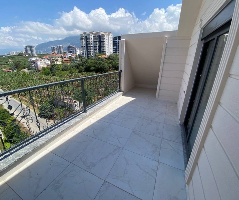 Luxuriöses 2+1 Apartment mit Bergblick in Alanya
