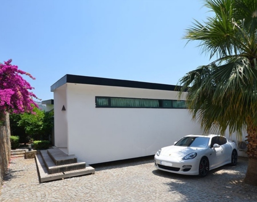 Massively furnished villa for sale in Alanya