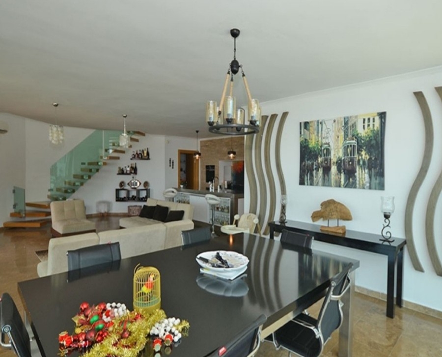 Massively furnished villa for sale in Alanya