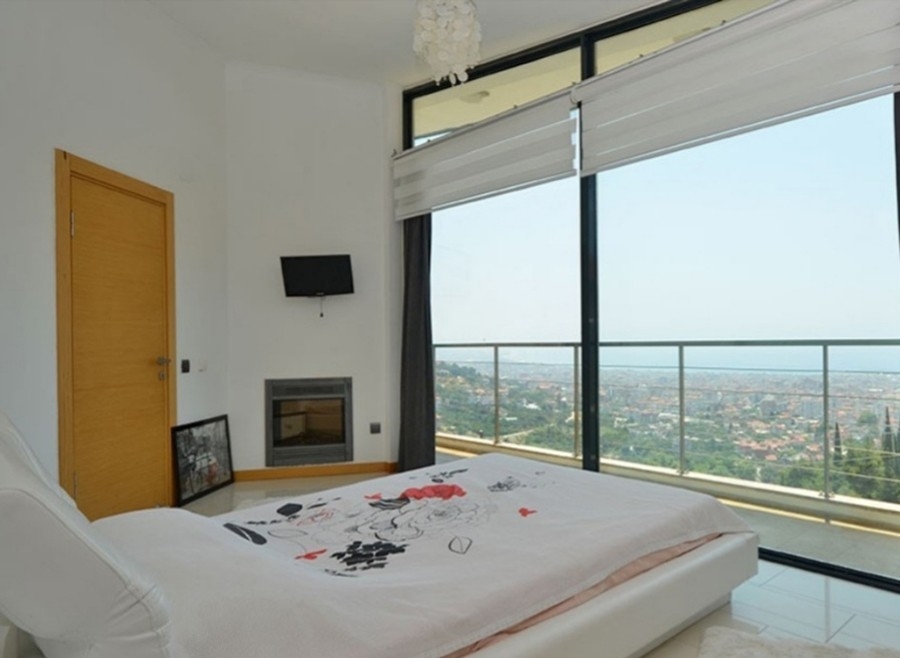 Massively furnished villa for sale in Alanya