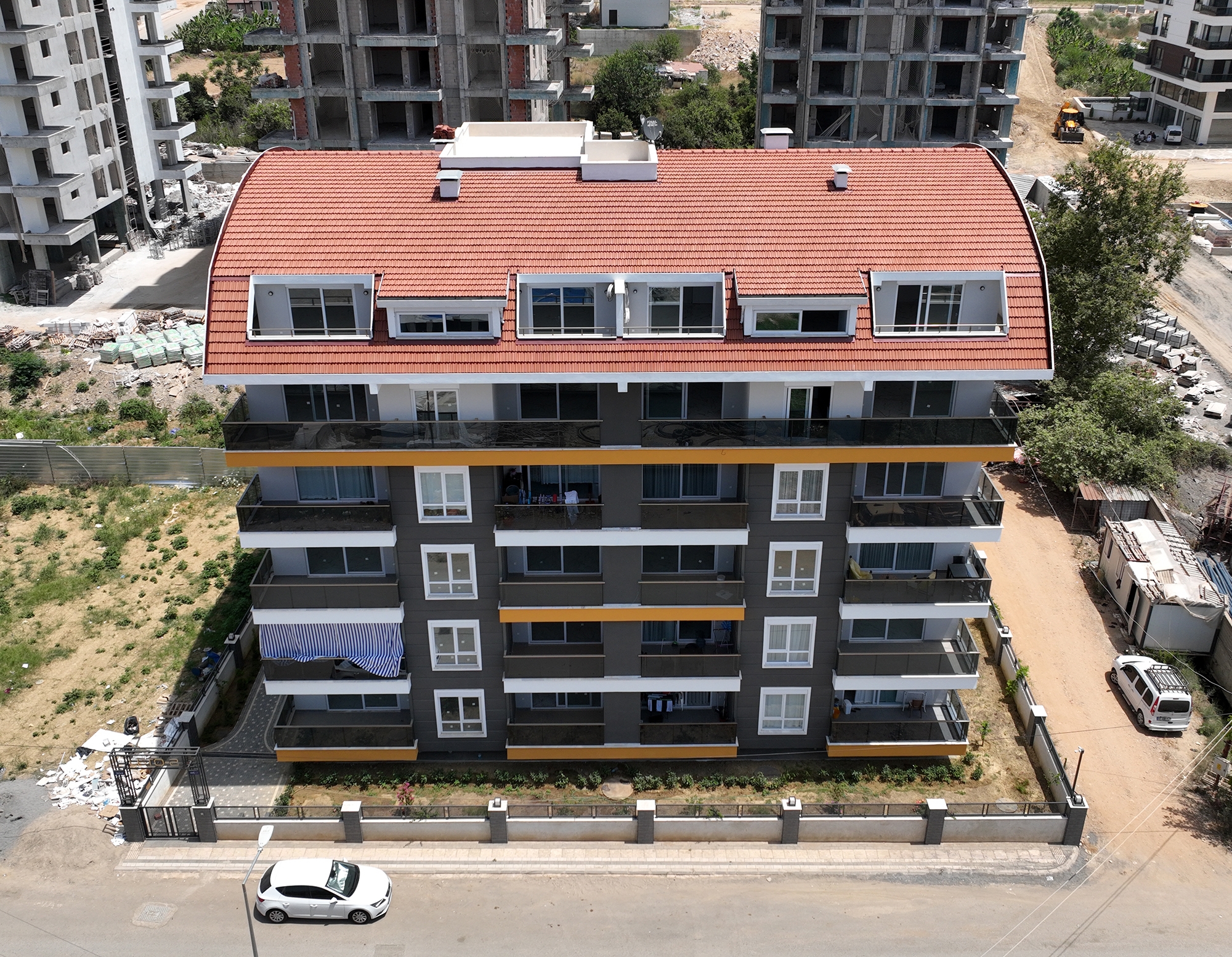 Luxury 1+1 Apartment with Mountain View in Mahmutlar