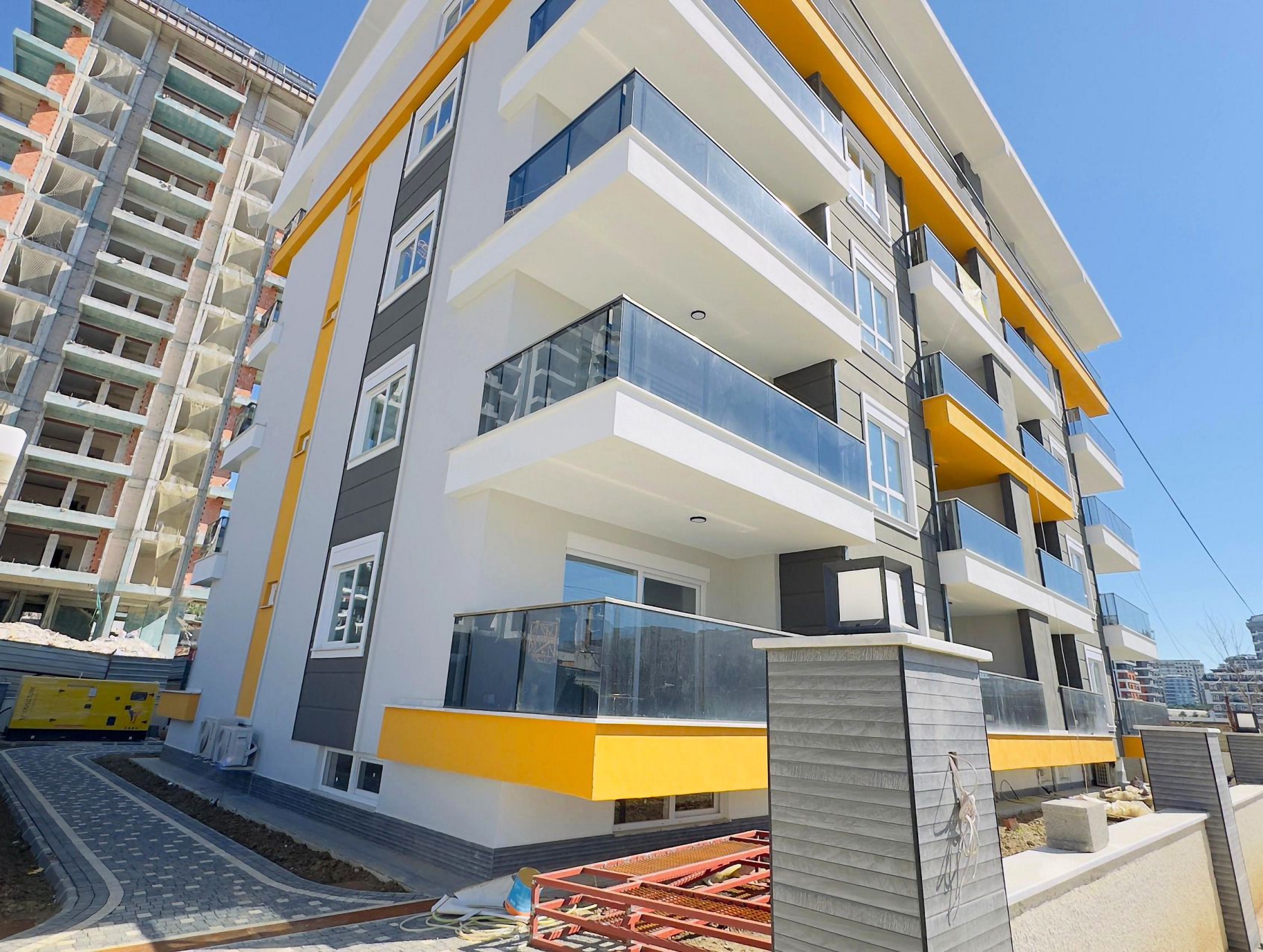 Luxury 1+1 Apartment with Mountain View in Mahmutlar