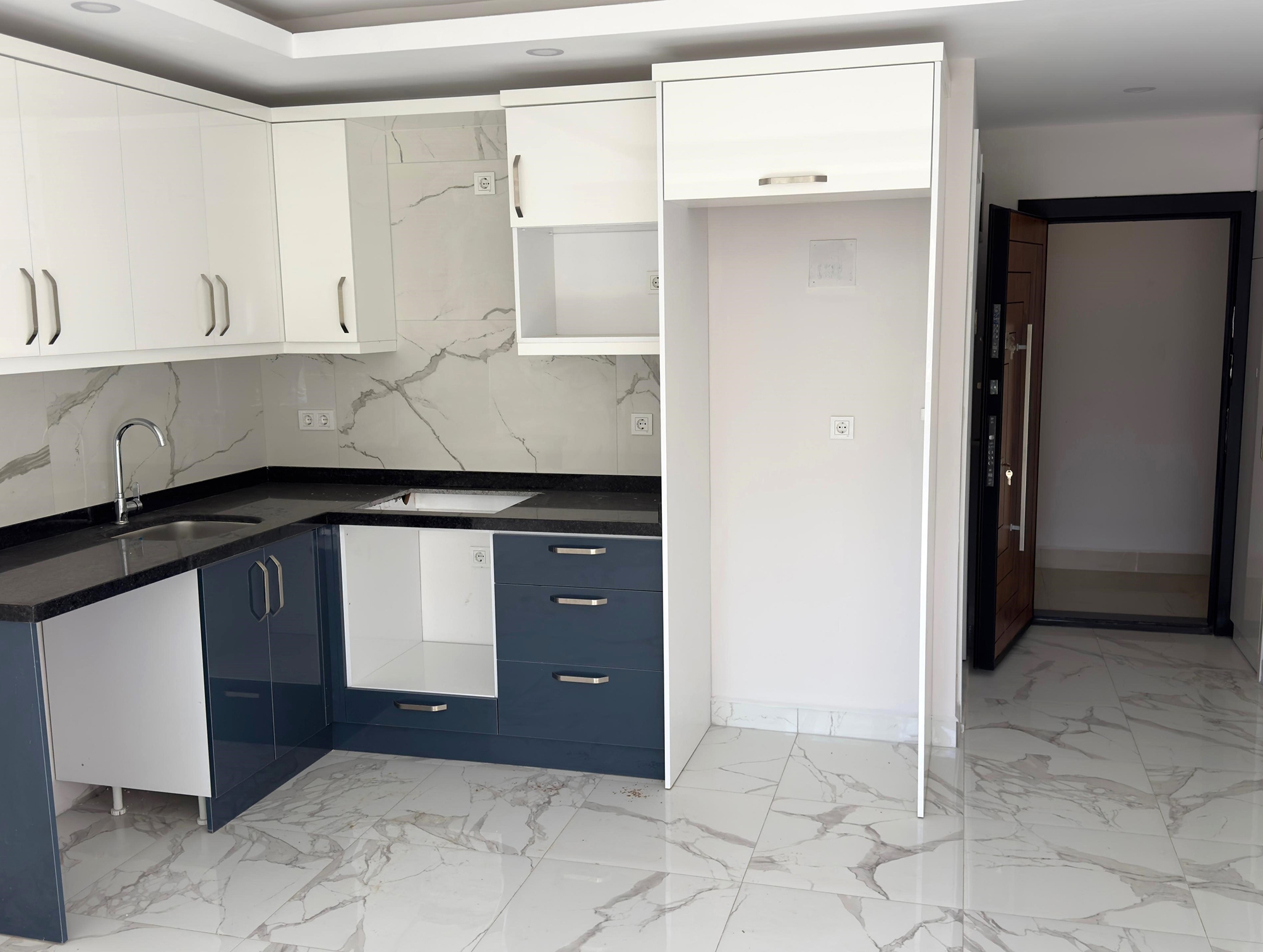Luxury 1+1 Apartment with Mountain View in Mahmutlar