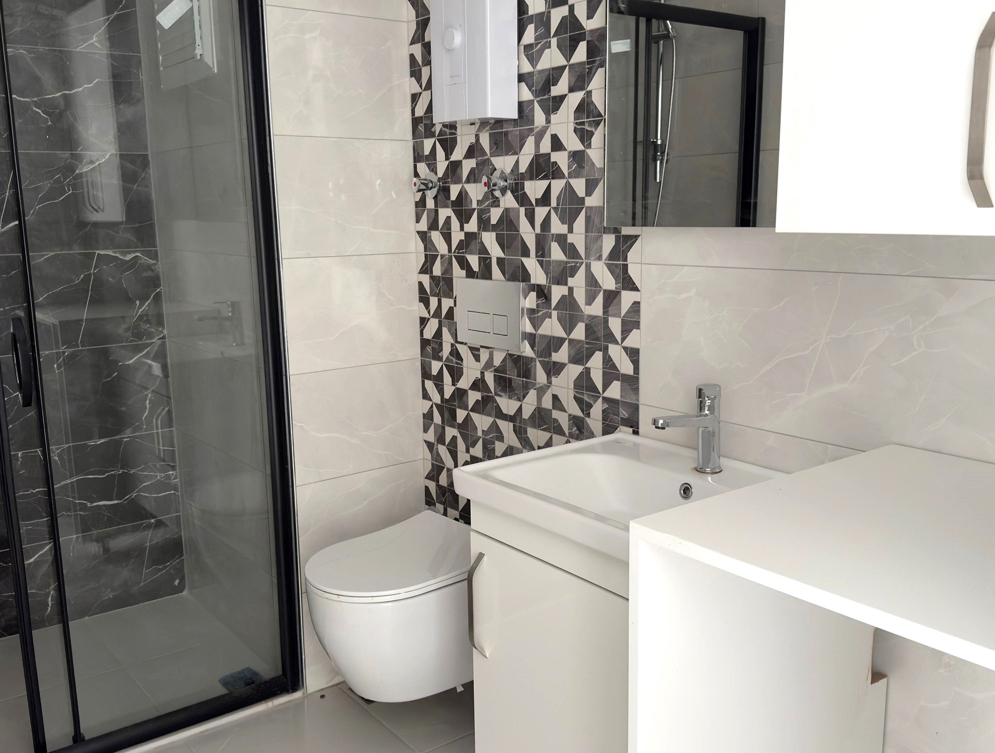 Luxury 1+1 Apartment with Mountain View in Mahmutlar