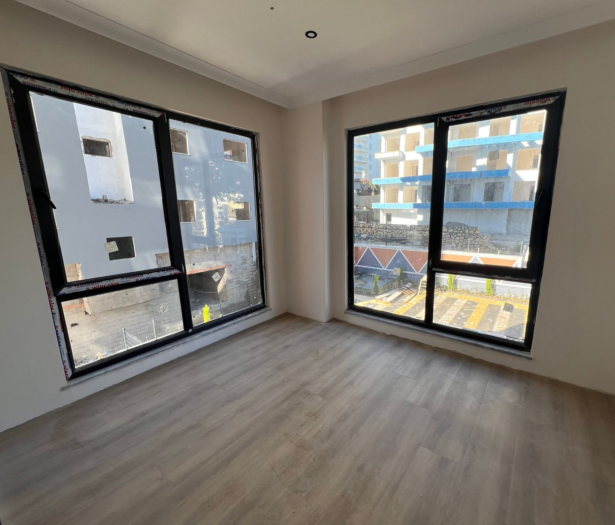 Stunning 1+1 Apartment with Sea and Castle Views in Alanya-Avsallar