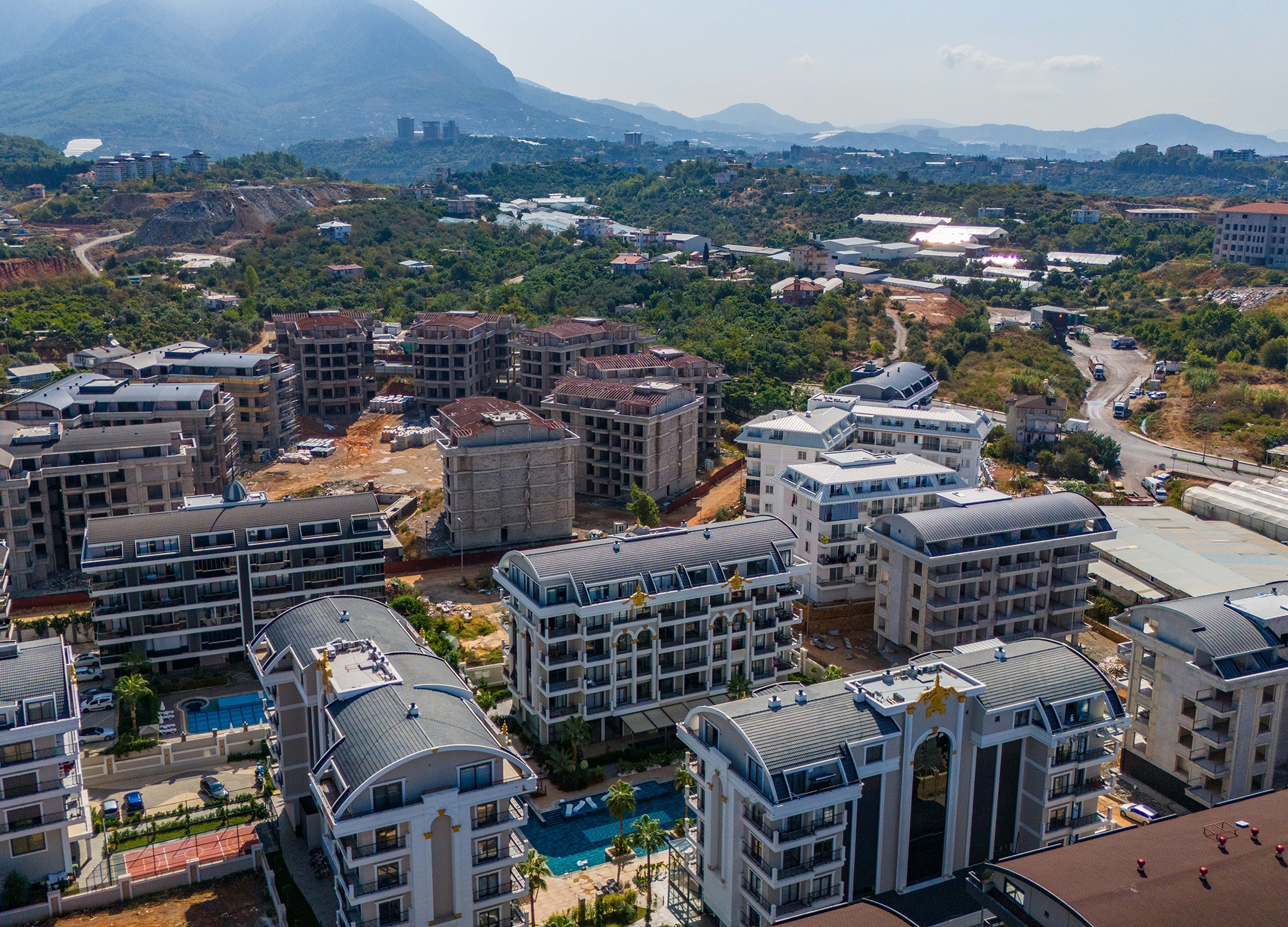 Castle & Mountain View 1+1 Apartment in Alanya, Oba