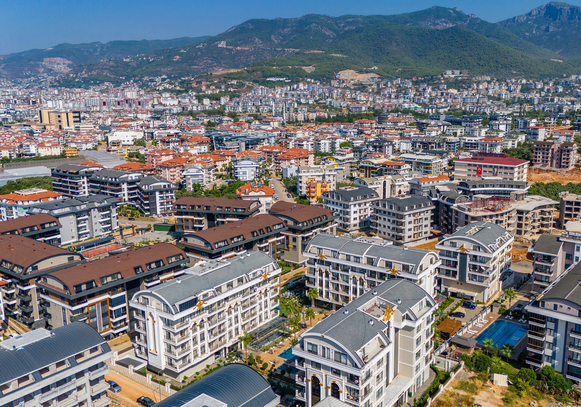Castle & Mountain View 1+1 Apartment in Alanya, Oba