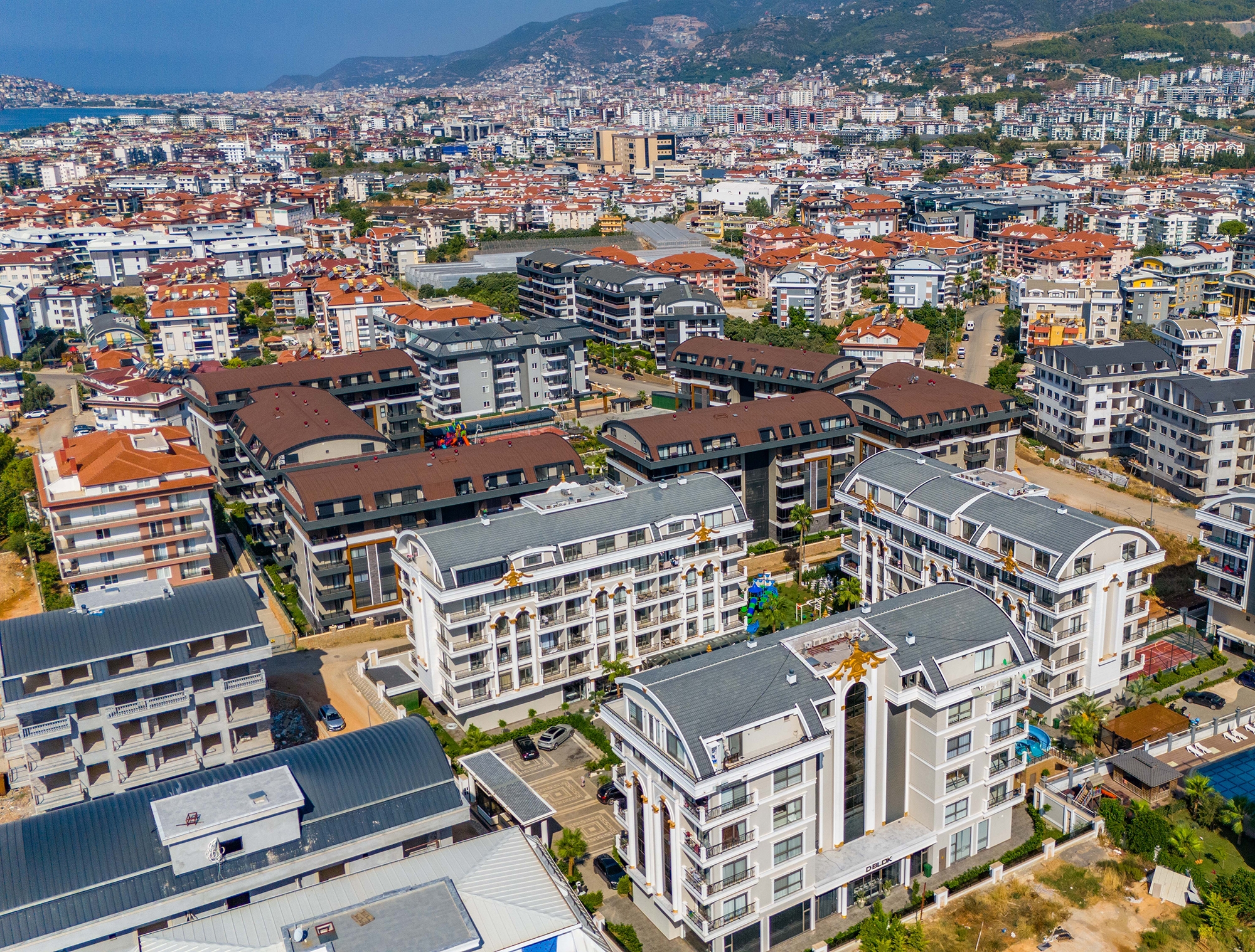 Castle & Mountain View 1+1 Apartment in Alanya, Oba