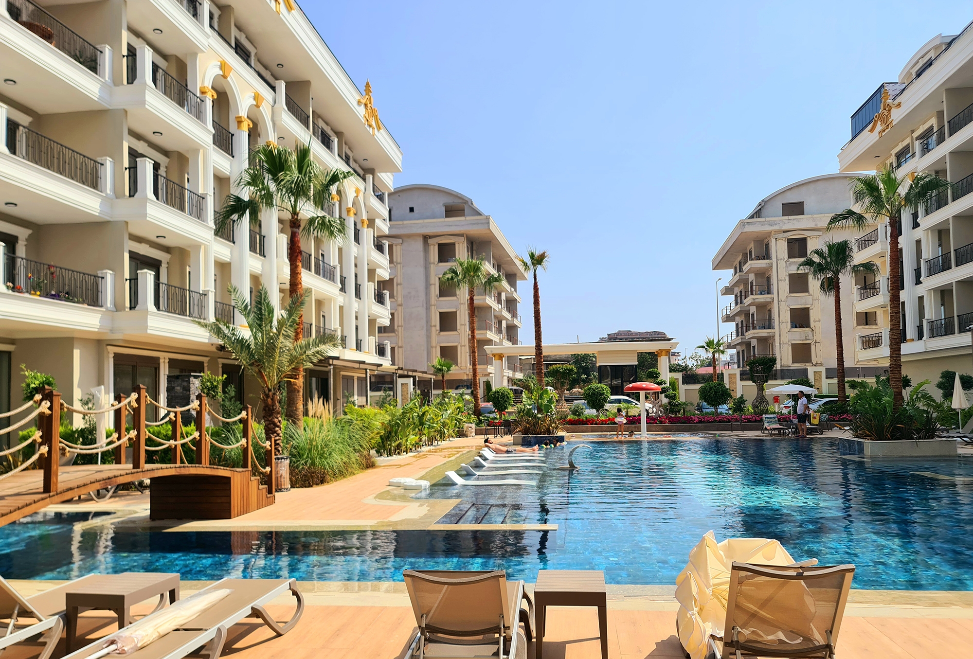 Castle & Mountain View 1+1 Apartment in Alanya, Oba