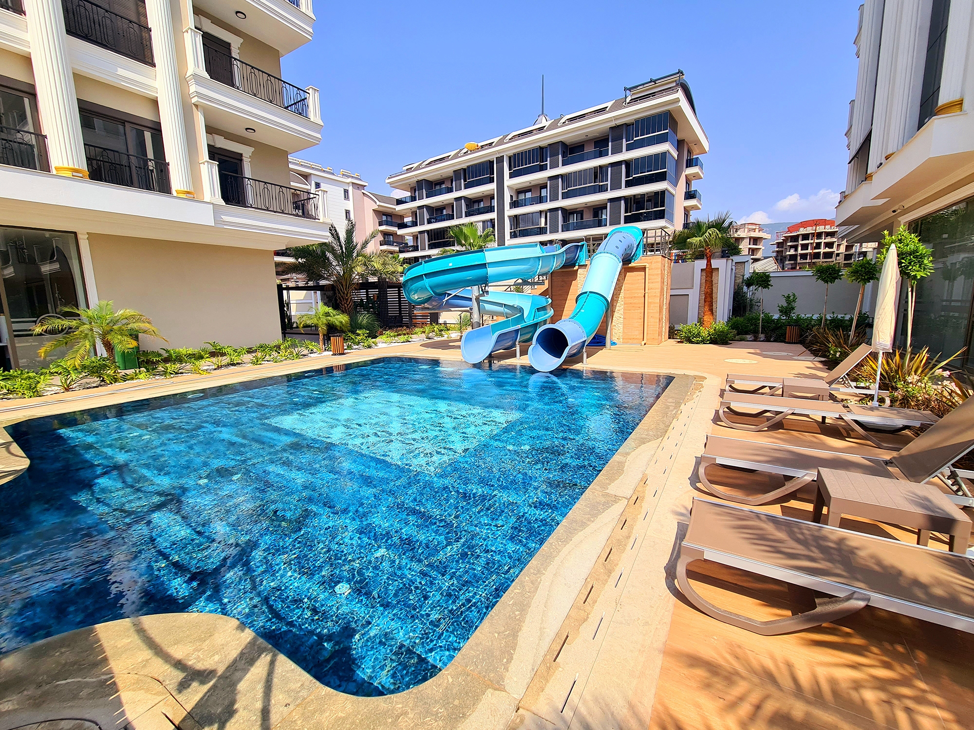 Castle & Mountain View 1+1 Apartment in Alanya, Oba