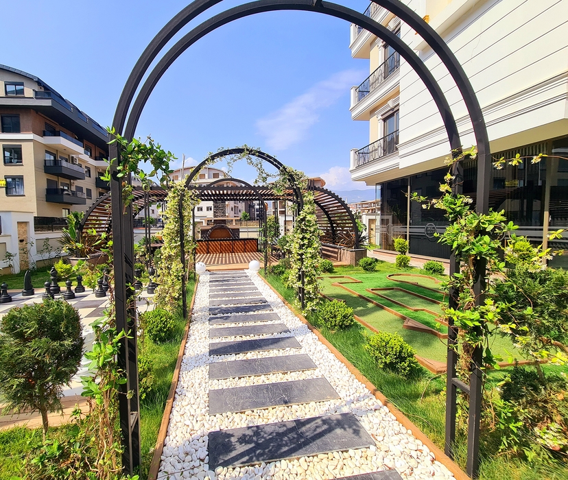 Castle & Mountain View 1+1 Apartment in Alanya, Oba