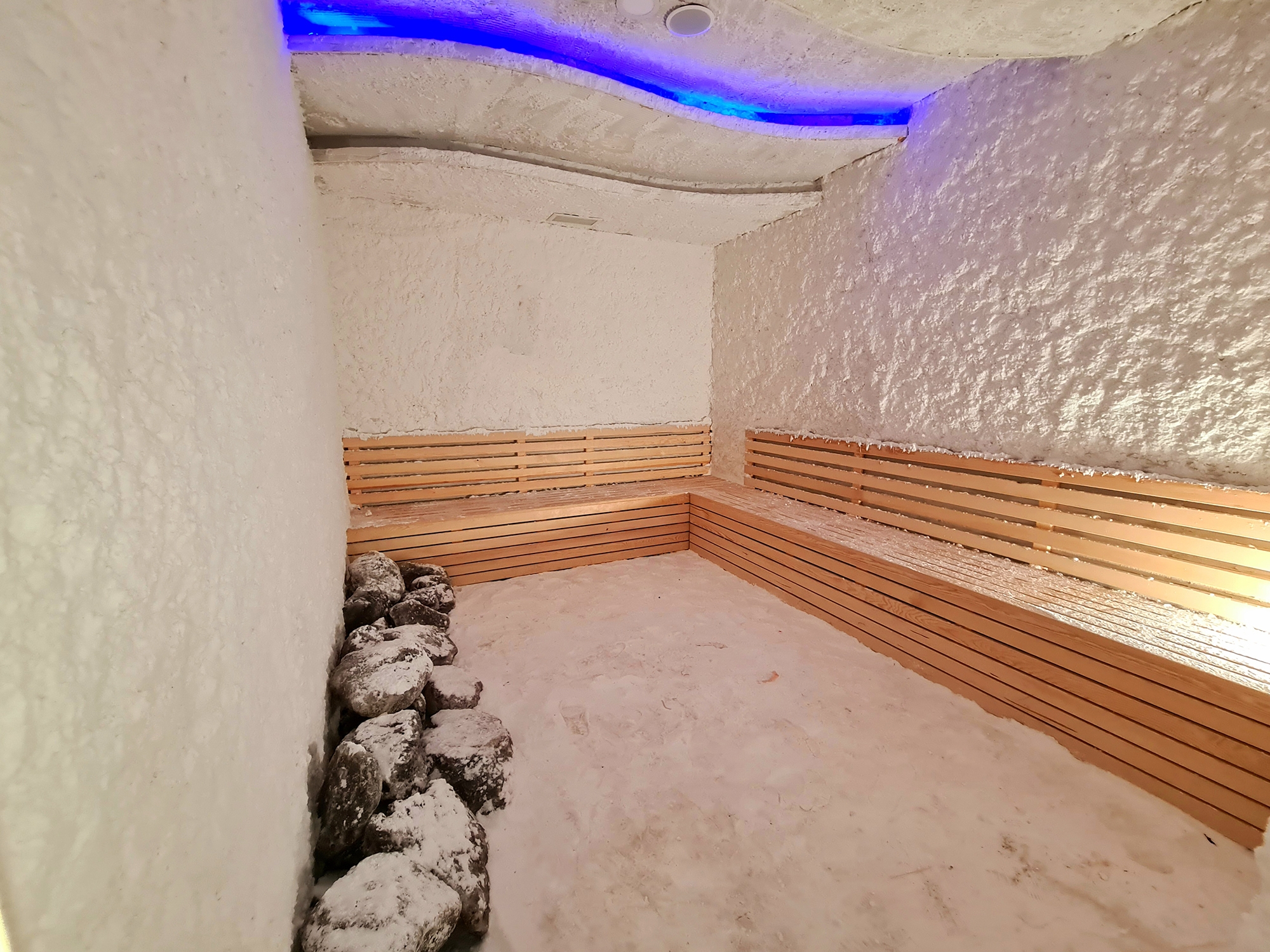 Castle & Mountain View 1+1 Apartment in Alanya, Oba