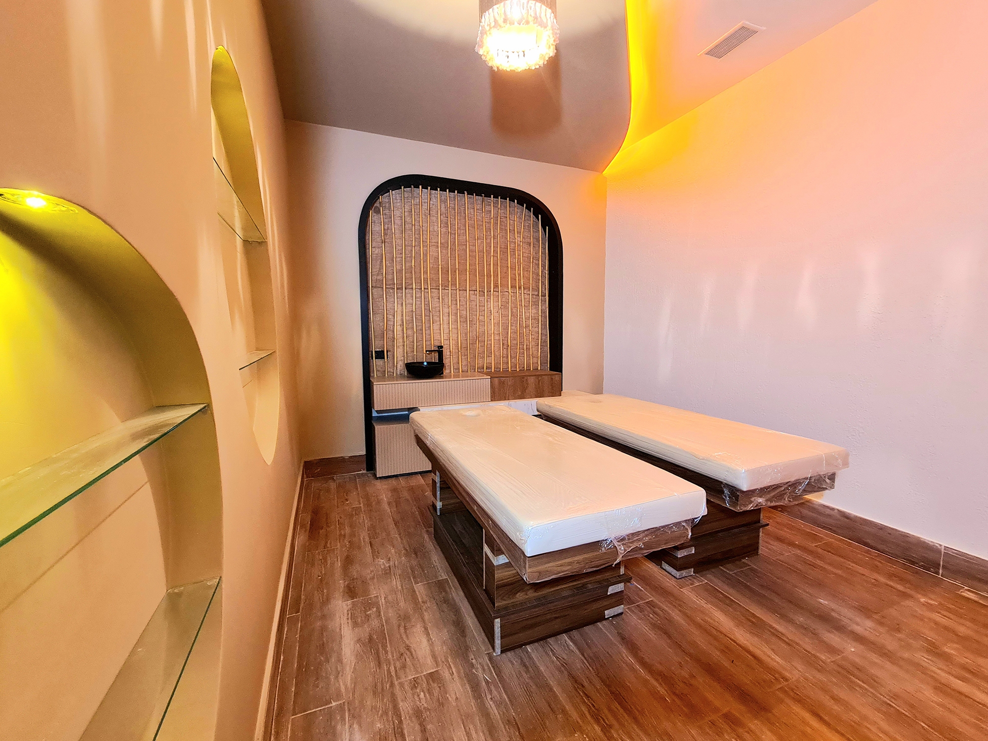 Castle & Mountain View 1+1 Apartment in Alanya, Oba