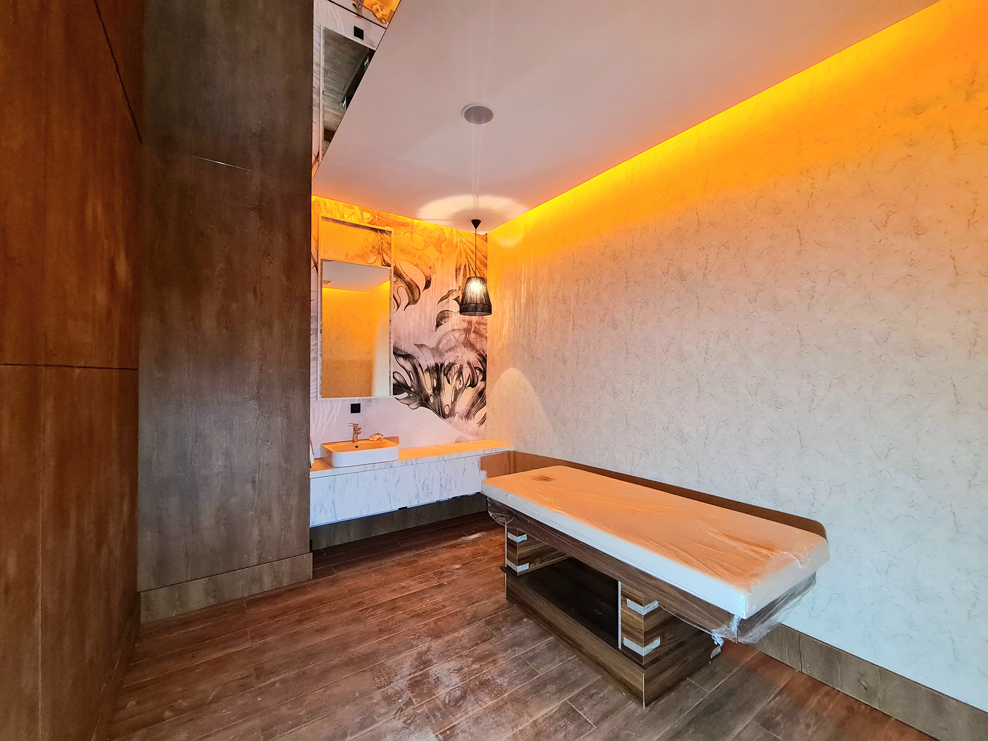Castle & Mountain View 1+1 Apartment in Alanya, Oba