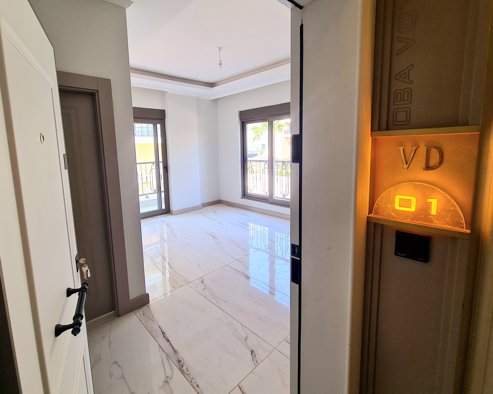 Castle & Mountain View 1+1 Apartment in Alanya, Oba
