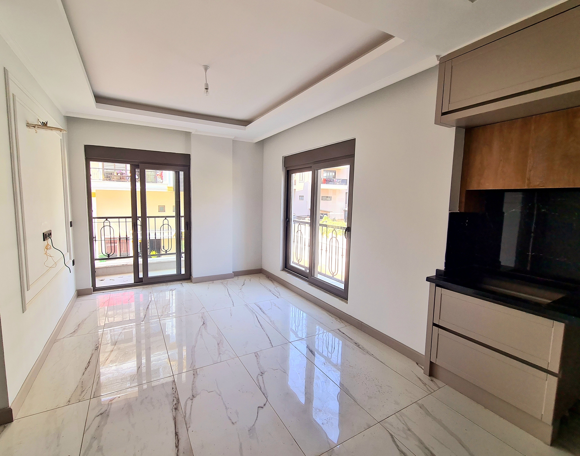 Castle & Mountain View 1+1 Apartment in Alanya, Oba